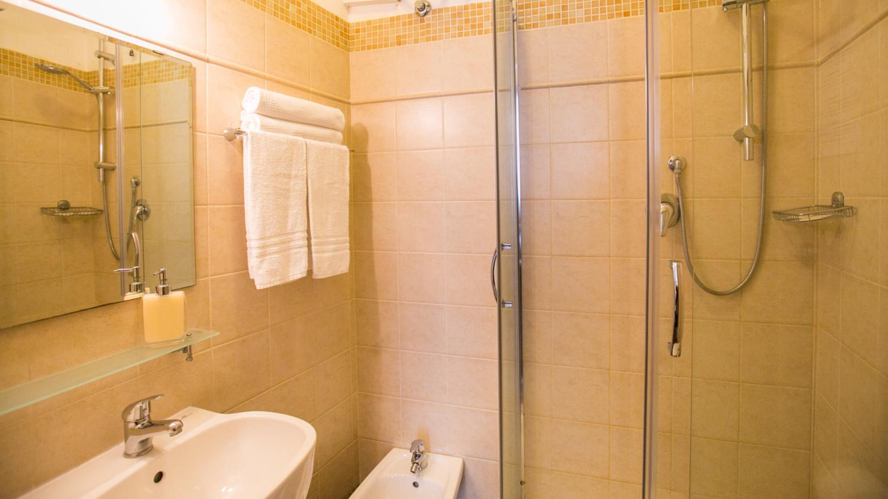 Classic Triple Room photo 2