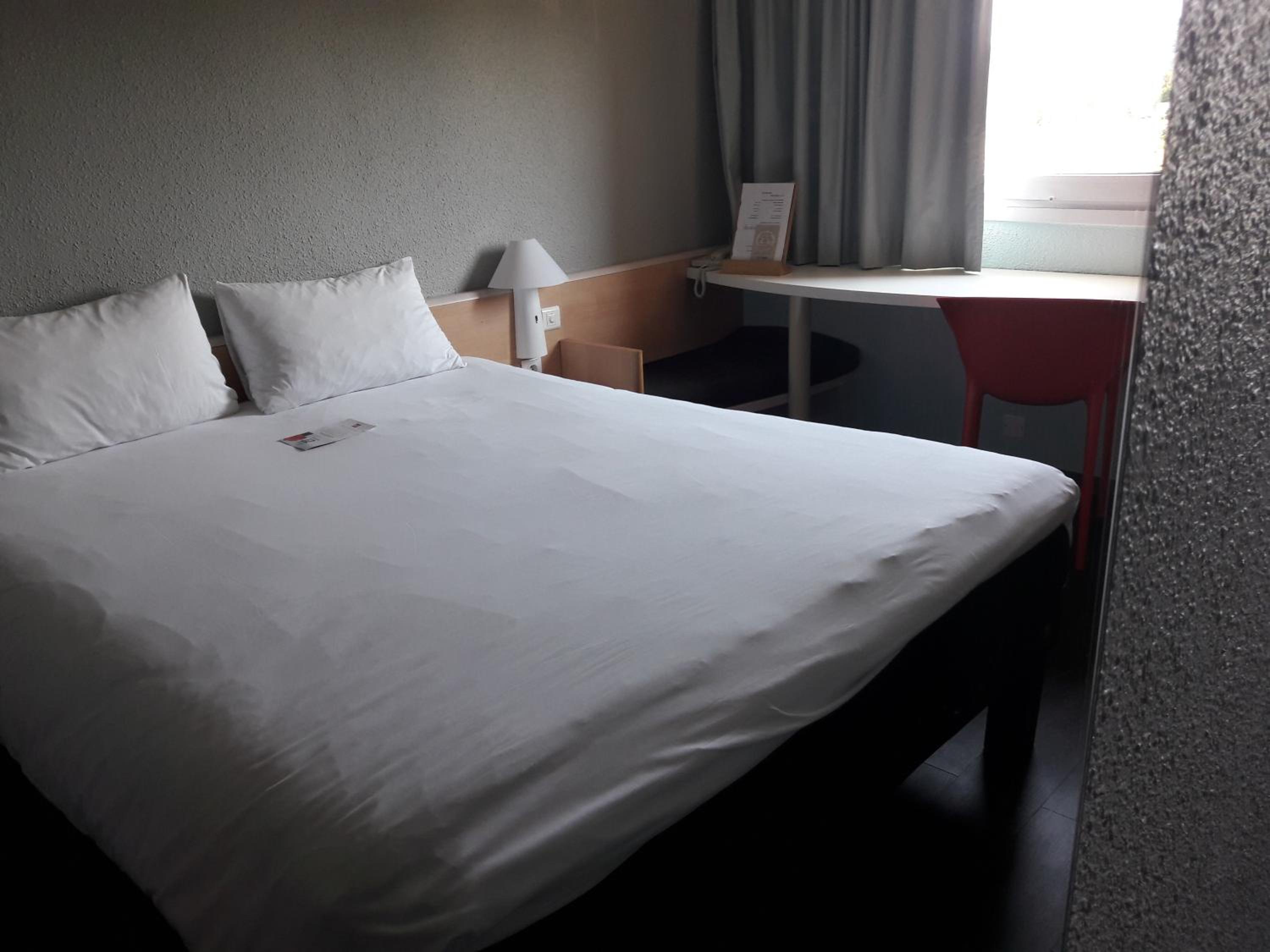 Standard Double Room - Photo 2