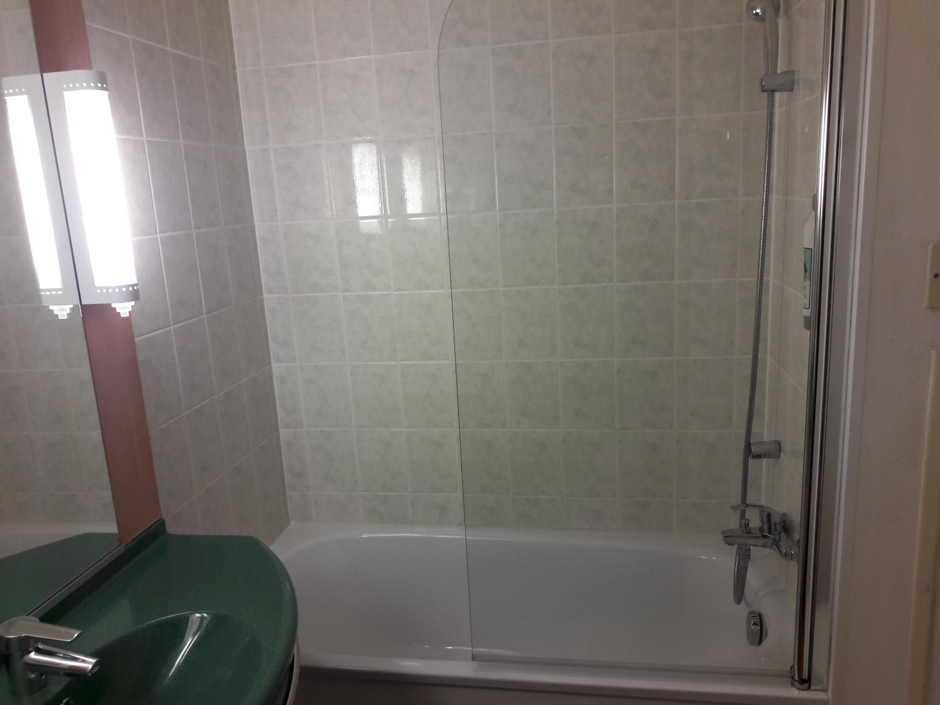 Standard Double Room - Photo 3
