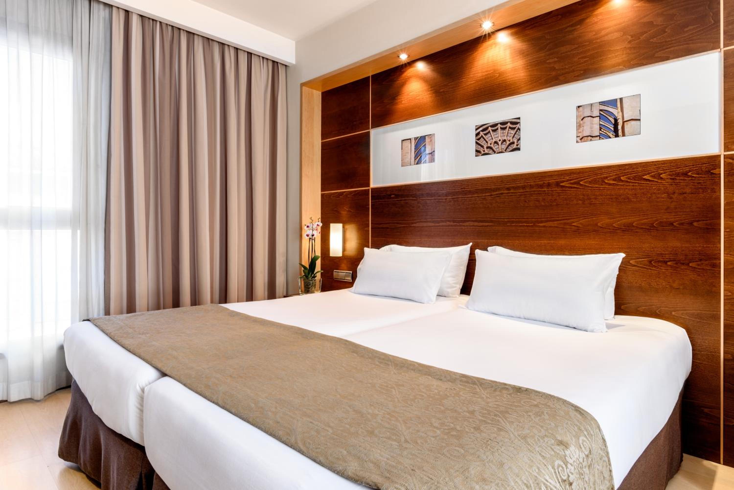 Double or Twin Room - Photo 4