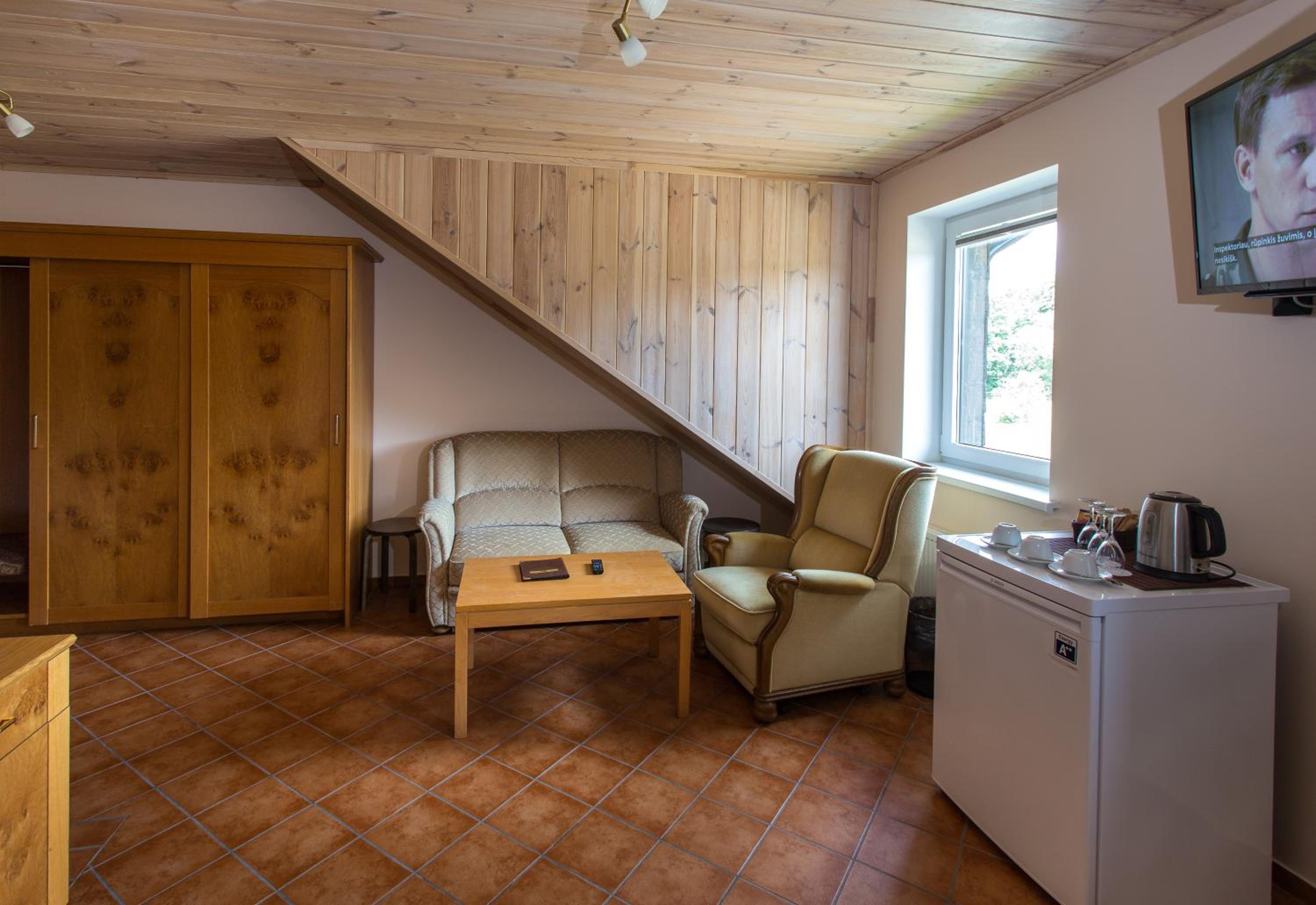 Family Suite (2 Adults + 2 Children) - Photo 2