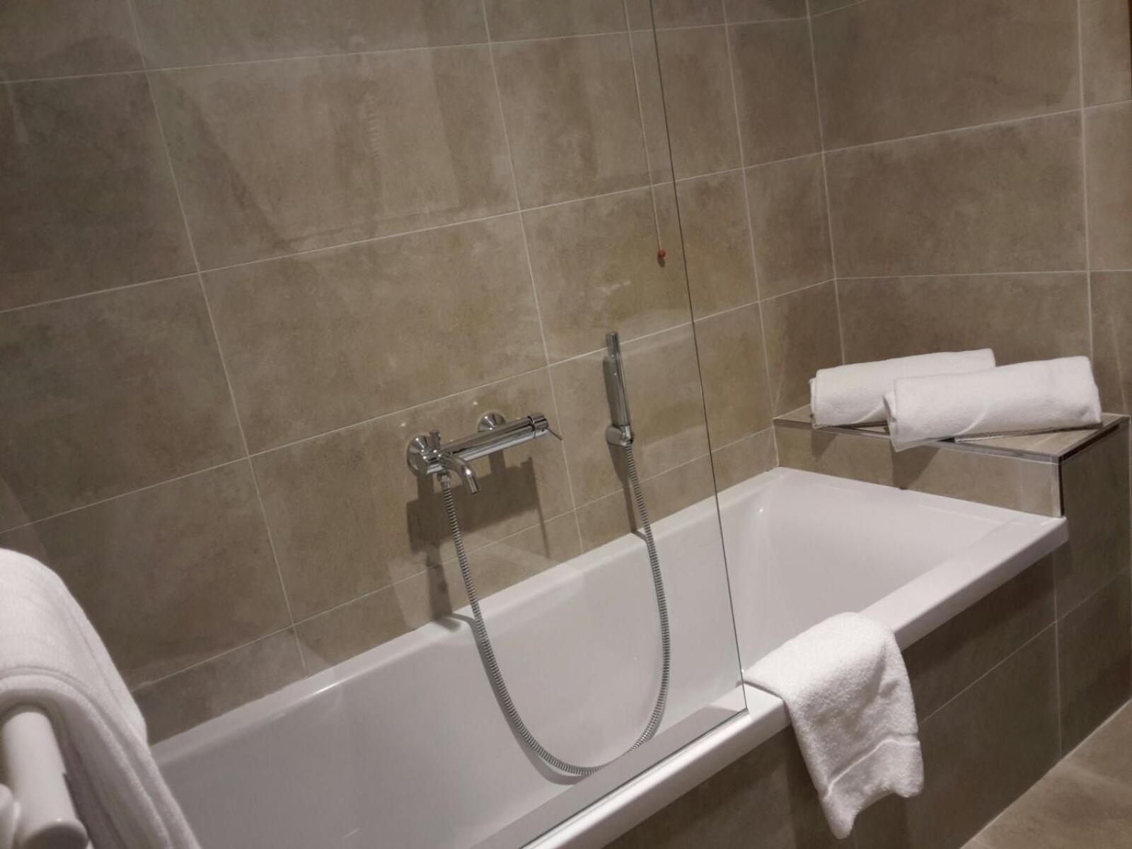 Superior Twin Room - Photo 6