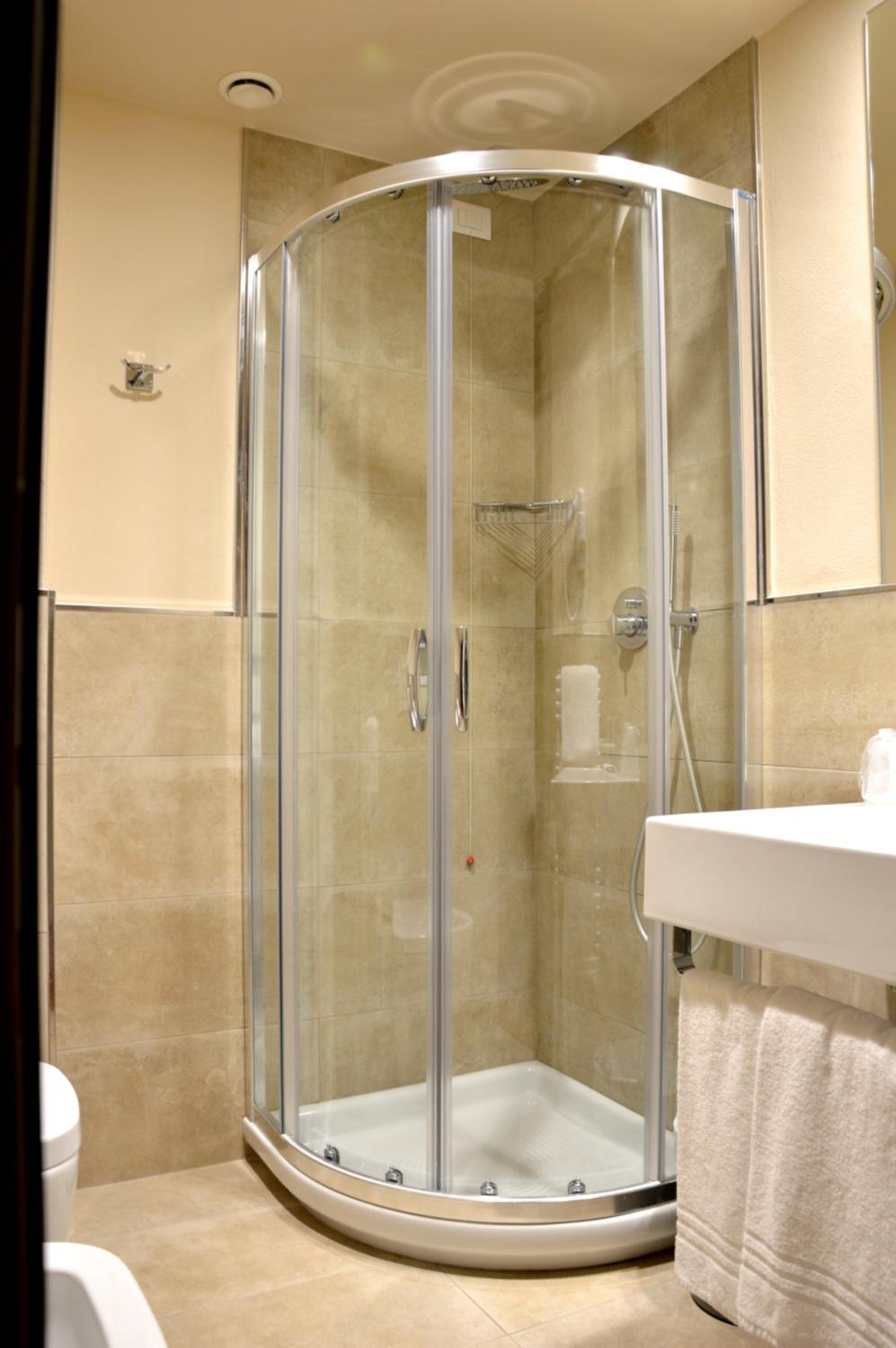 Standard Single Room - Photo 7