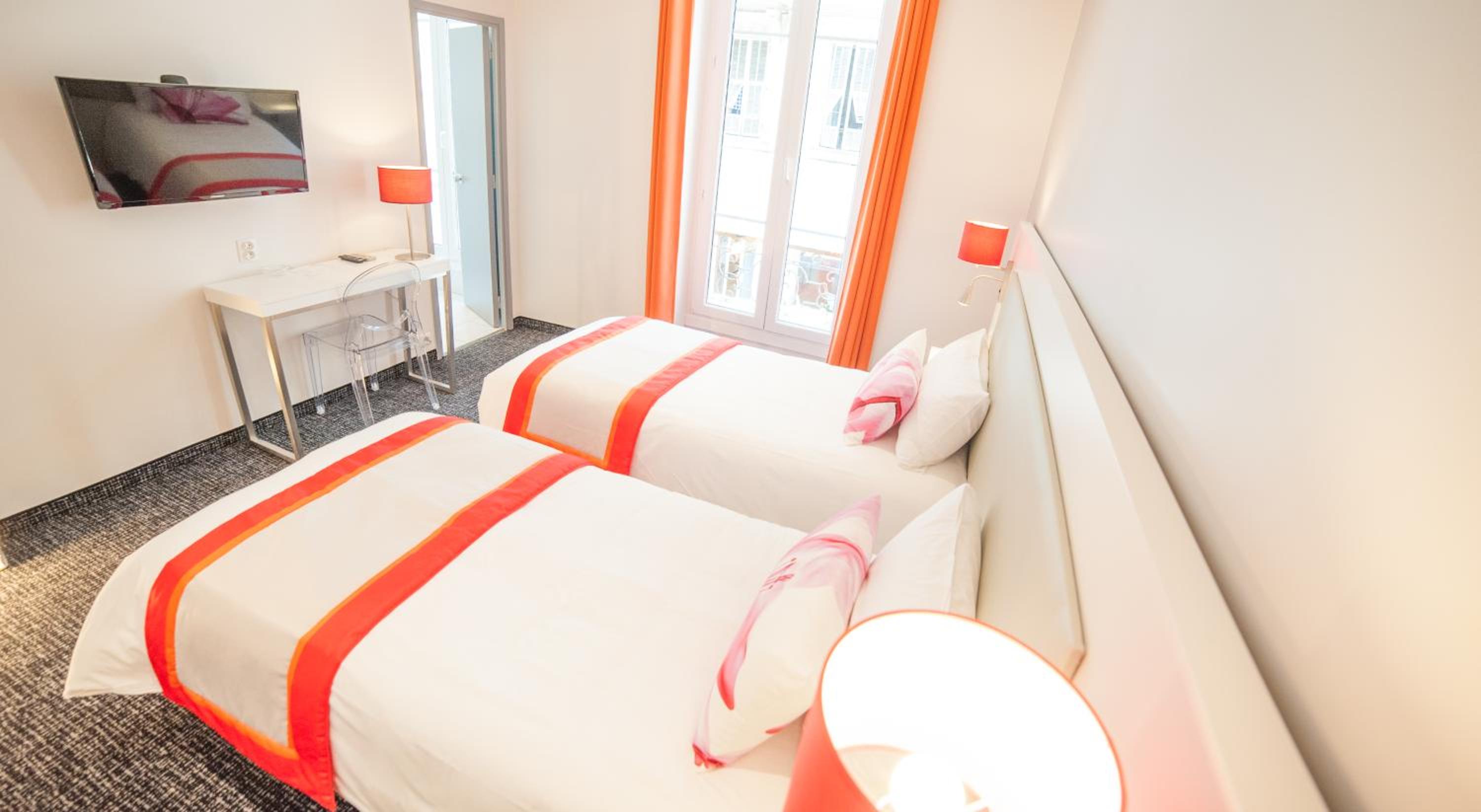 Twin Room - Photo 6