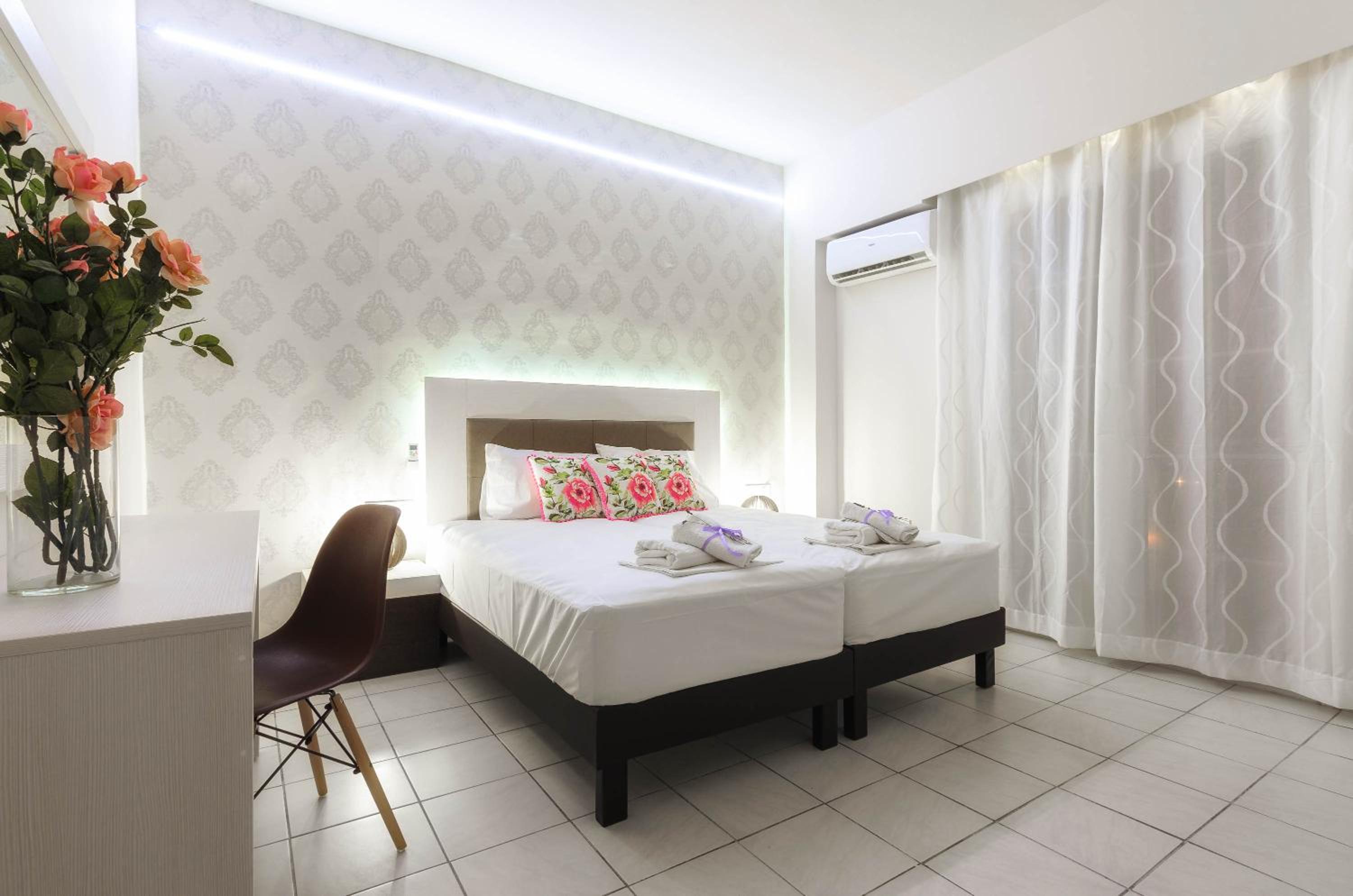 Two-Bedroom Apartment with Balcony photo 3