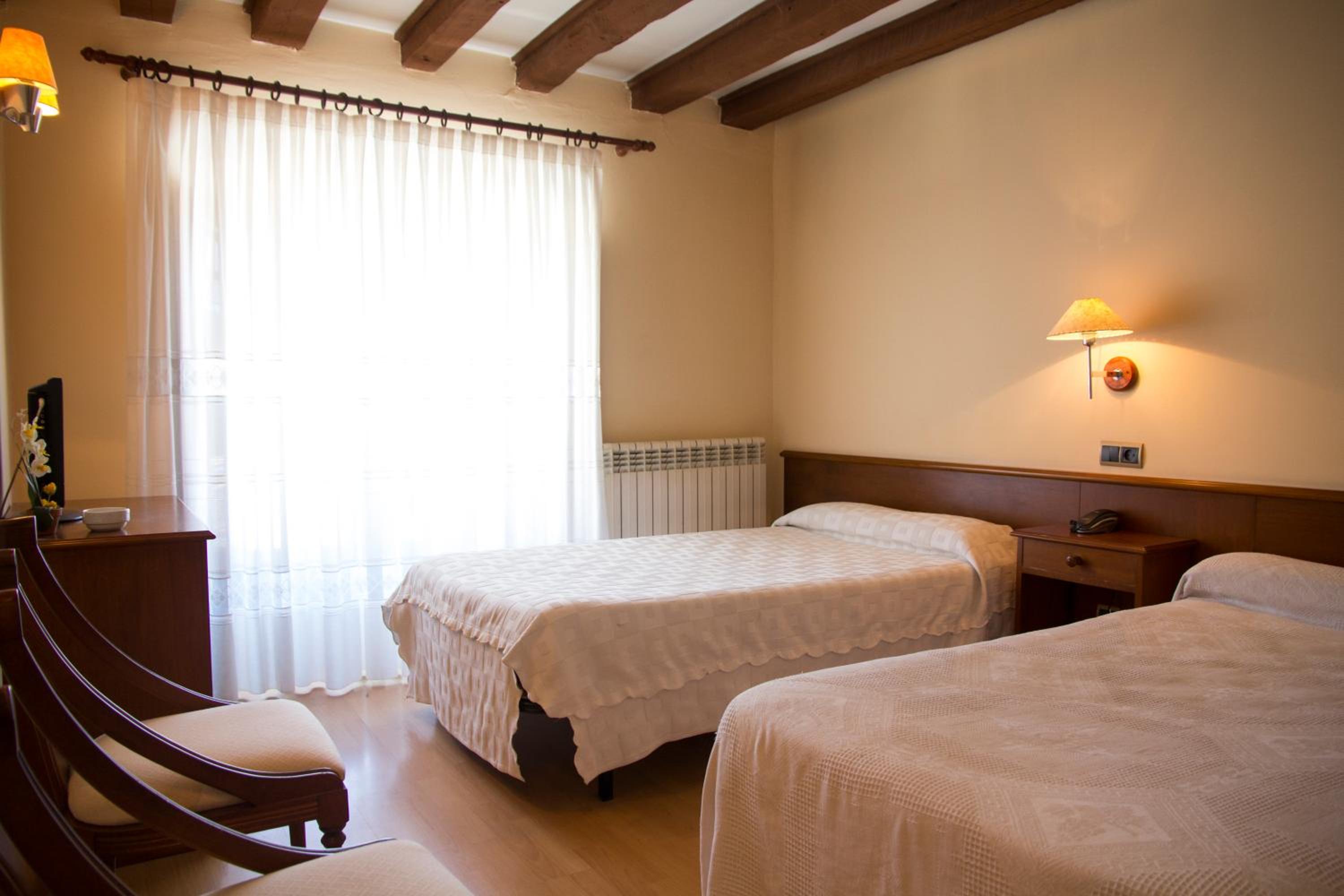 Deluxe Twin Room photo 3