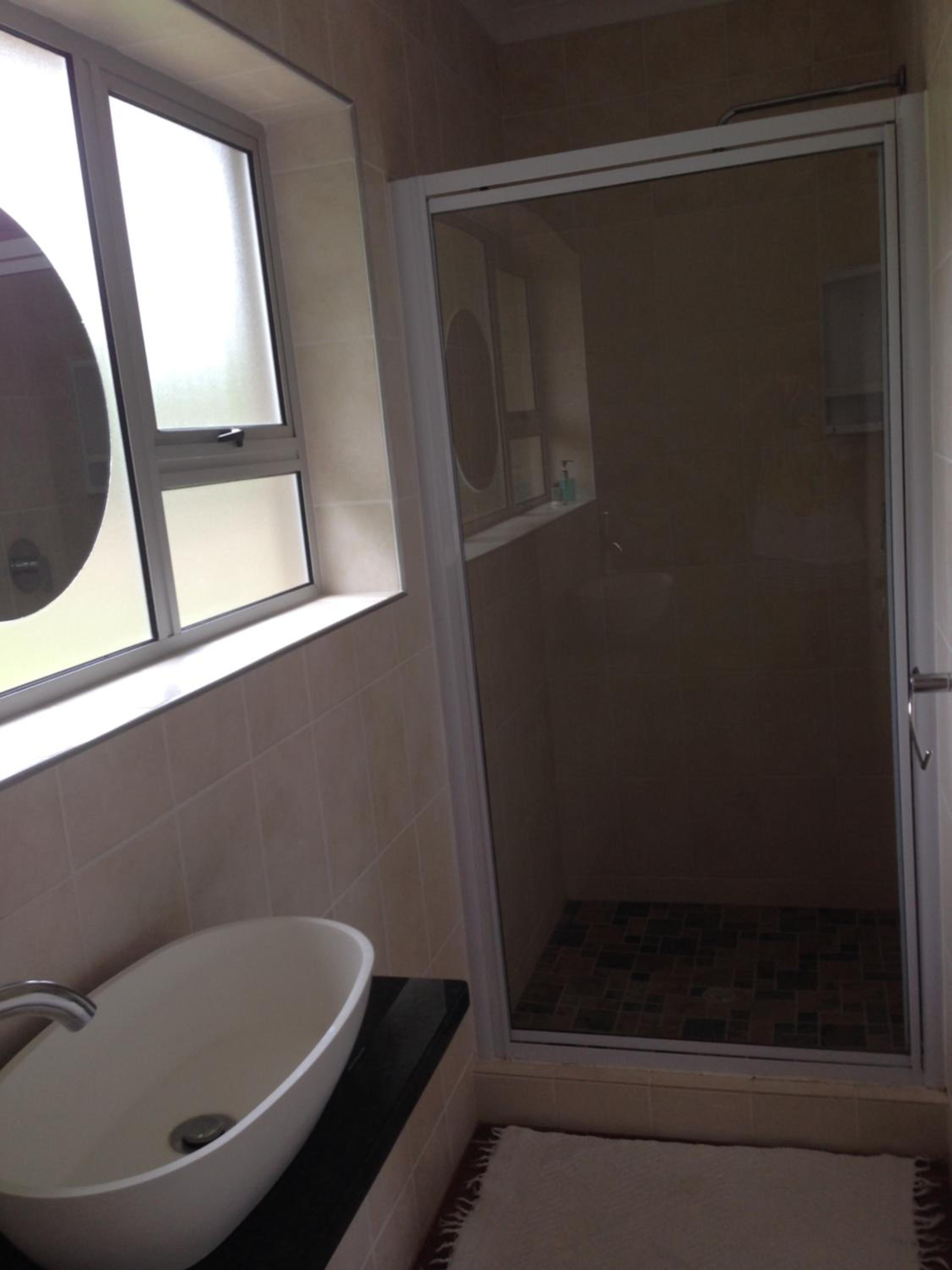 Studio Apartment - Photo 8