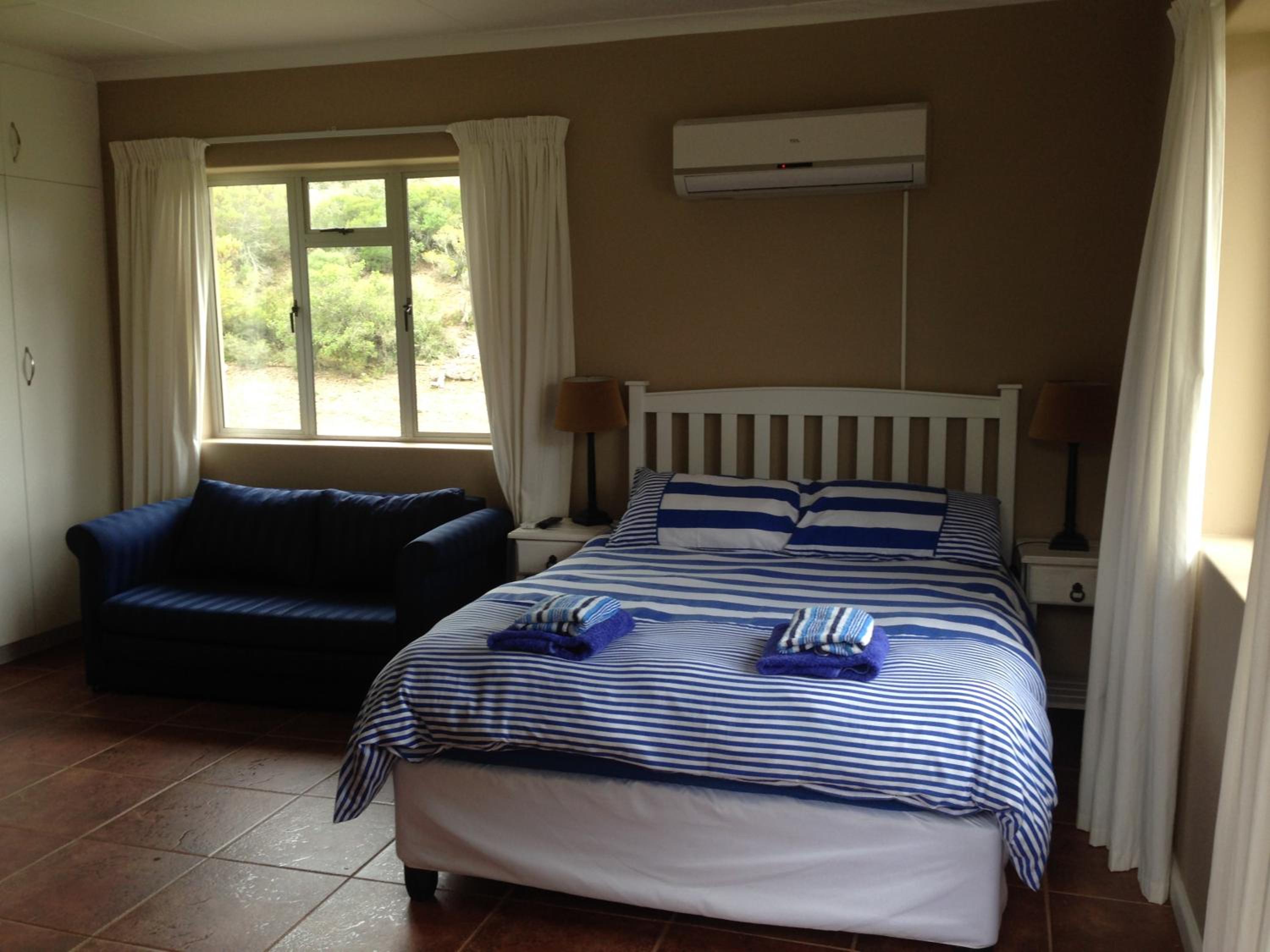 Studio Apartment - Photo 12