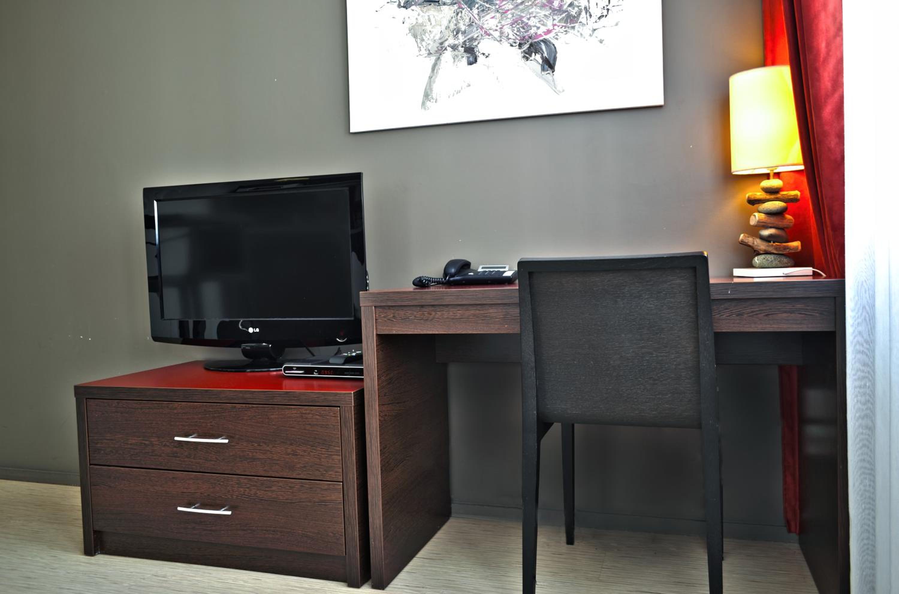 Studio (2 Adults) - Photo 11