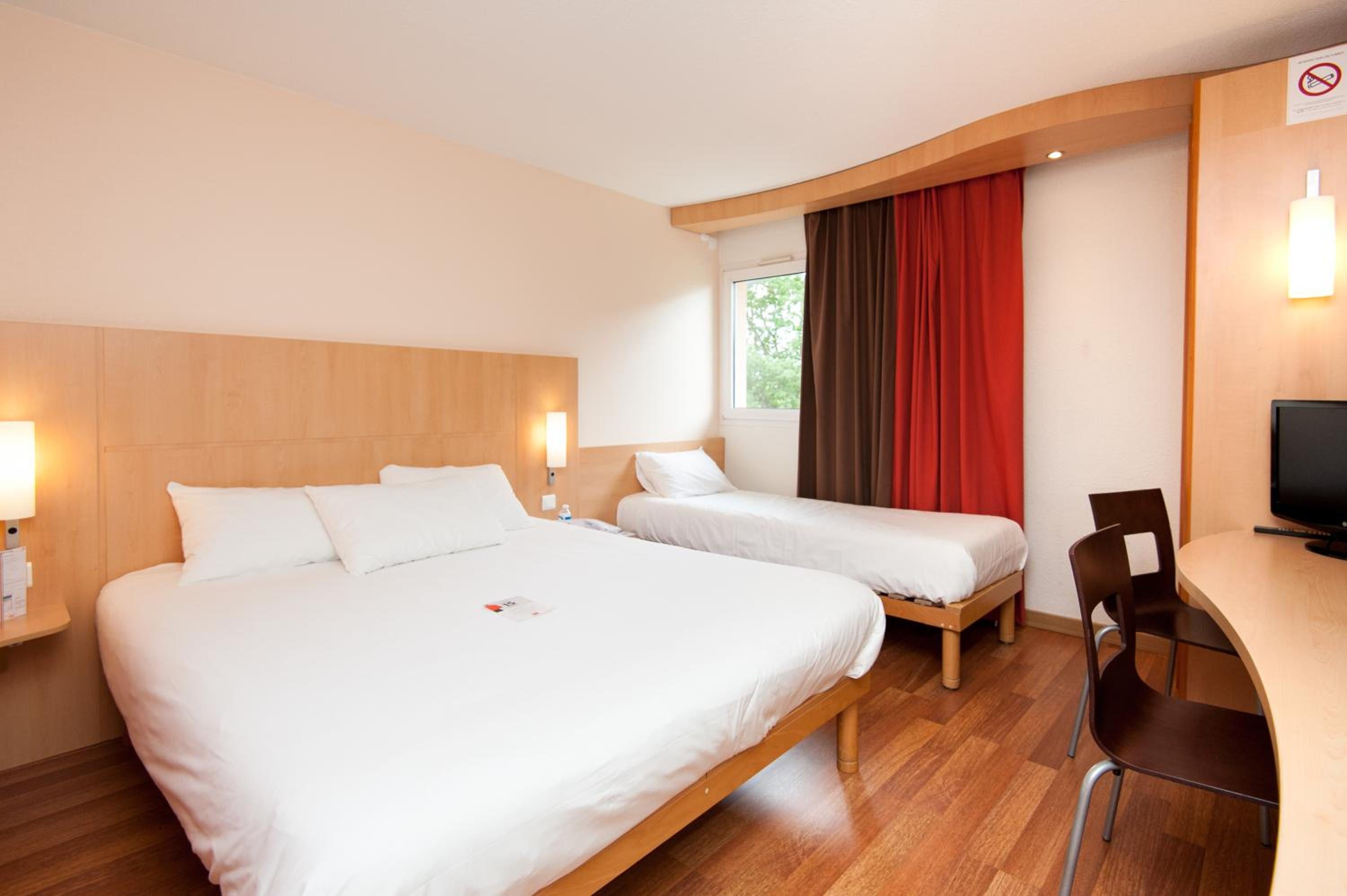 Standard Double Room - Non-Smoking - Photo 4