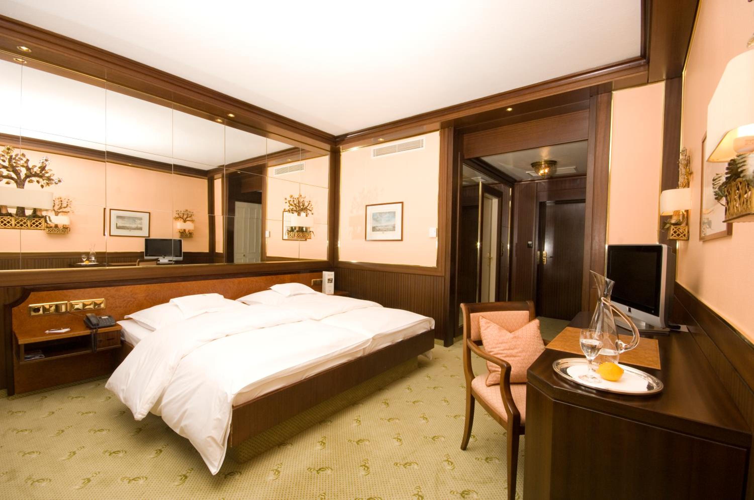 Standard Double Room photo 2