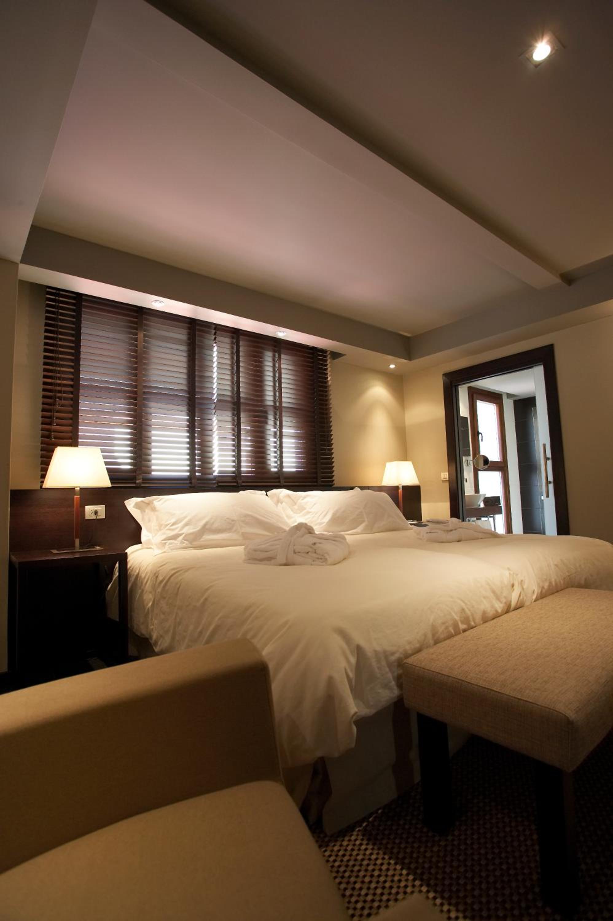 Double or Twin Room - Photo 10