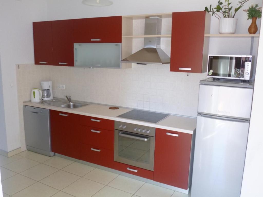 Apartment with Sea View - Photo 6
