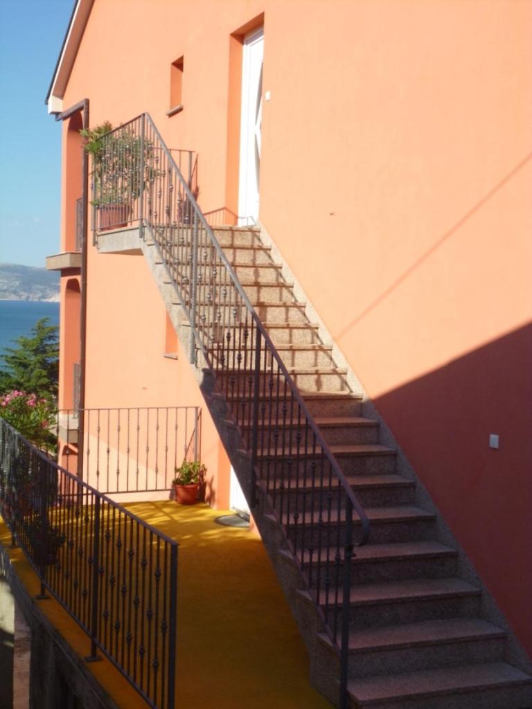 Apartment with Sea View - Photo 9