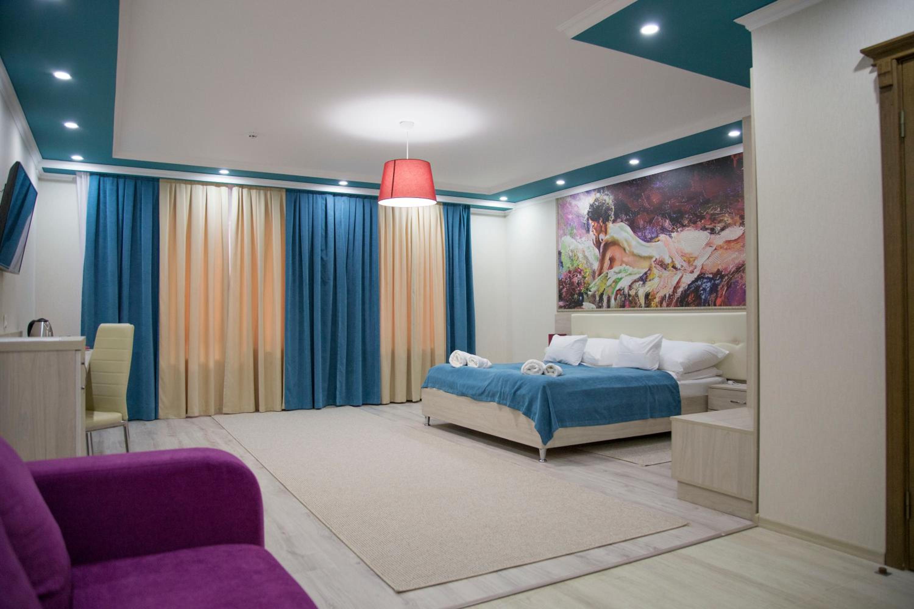 Deluxe King Suite
