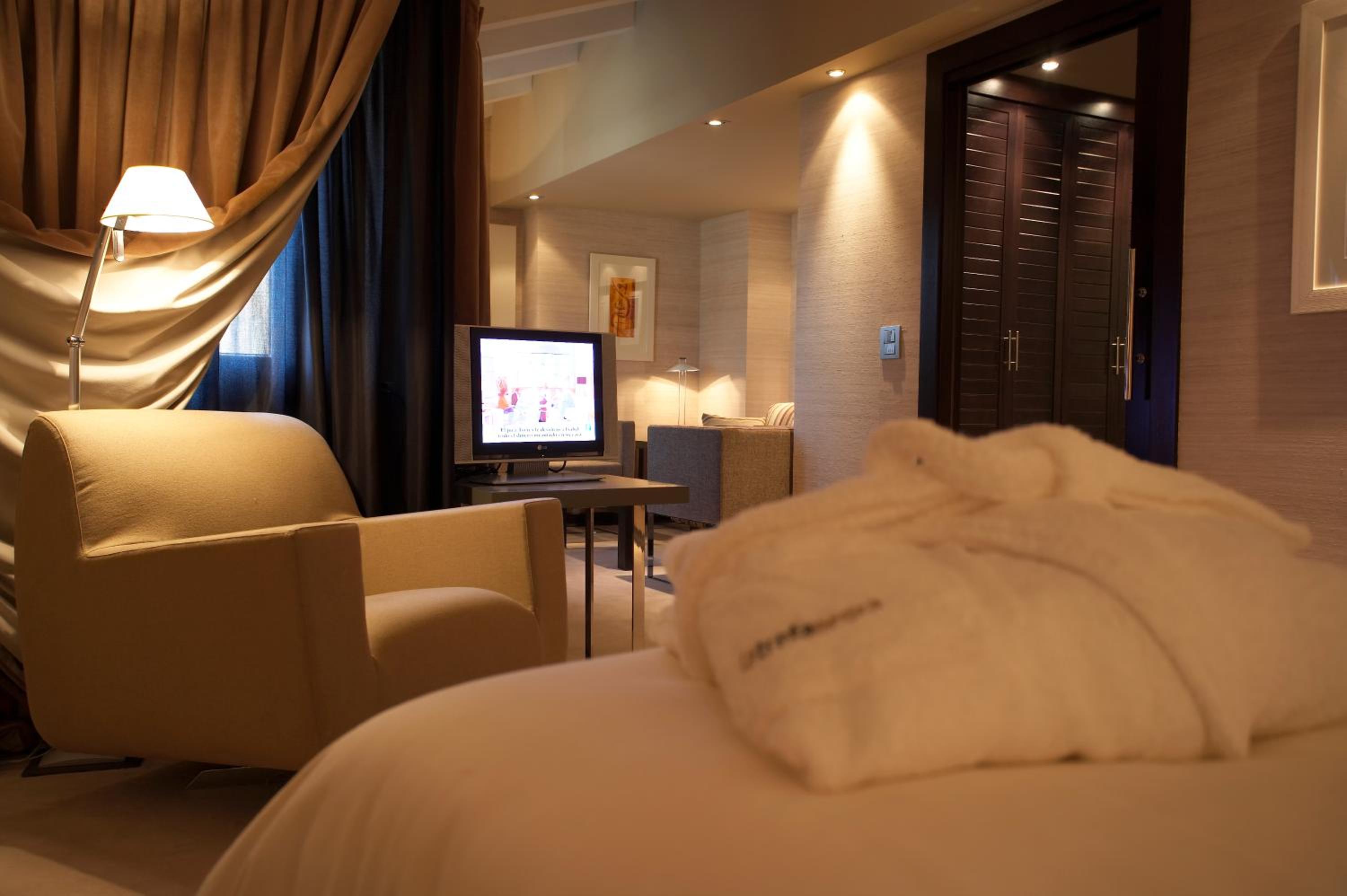 Junior Suite - Photo 11