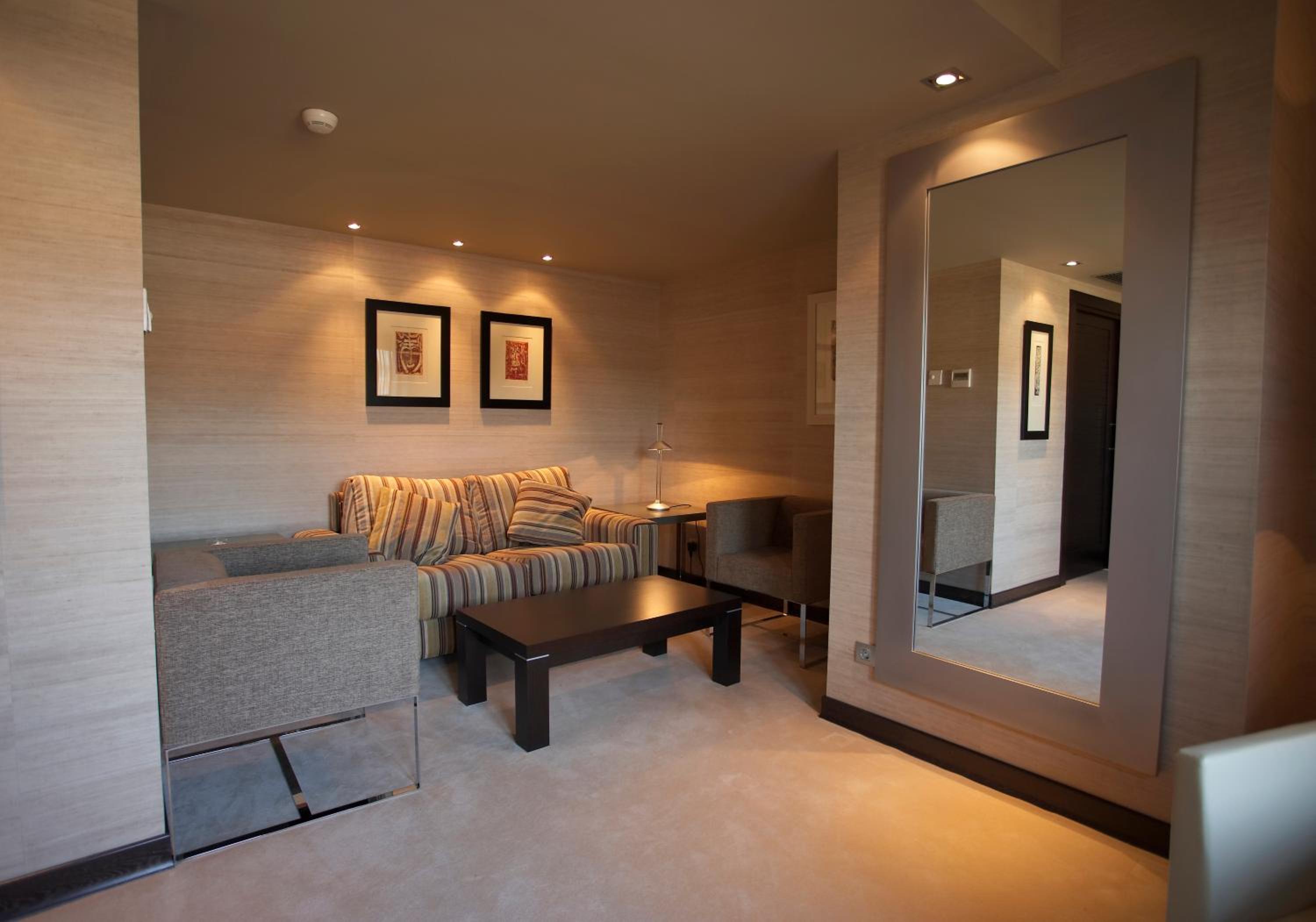 Junior Suite (2 Adults + 2 Children) - Photo 4
