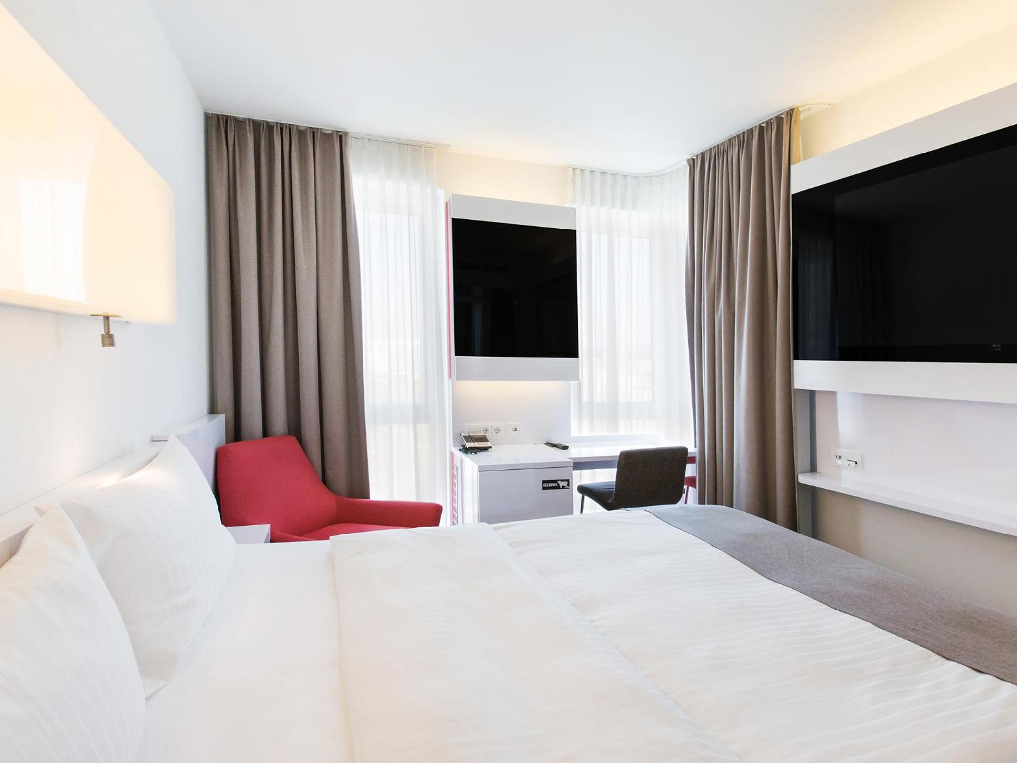 Standard Double Room - Photo 9