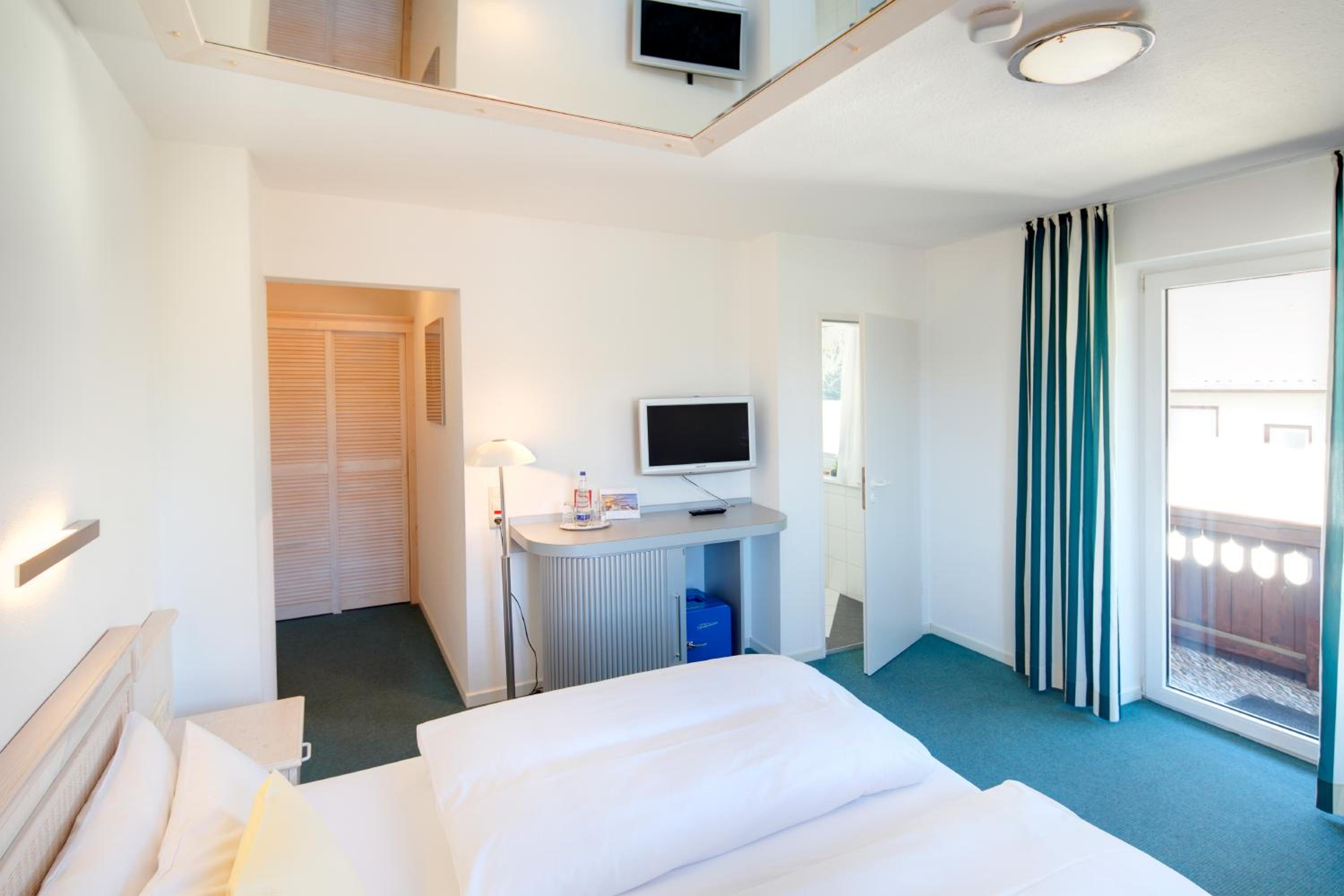 Double Room with Balcony photo 3