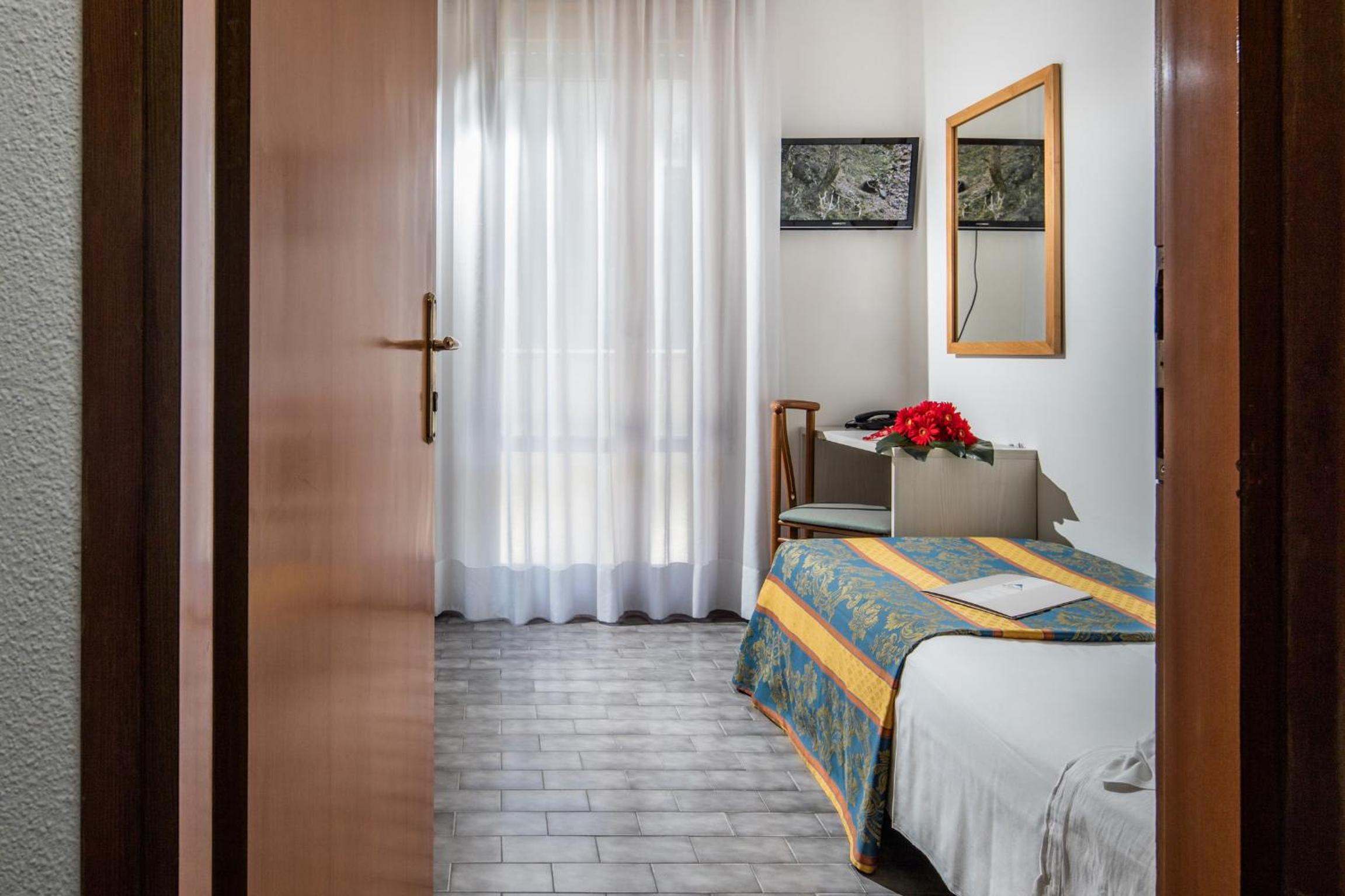 Single Room photo 1
