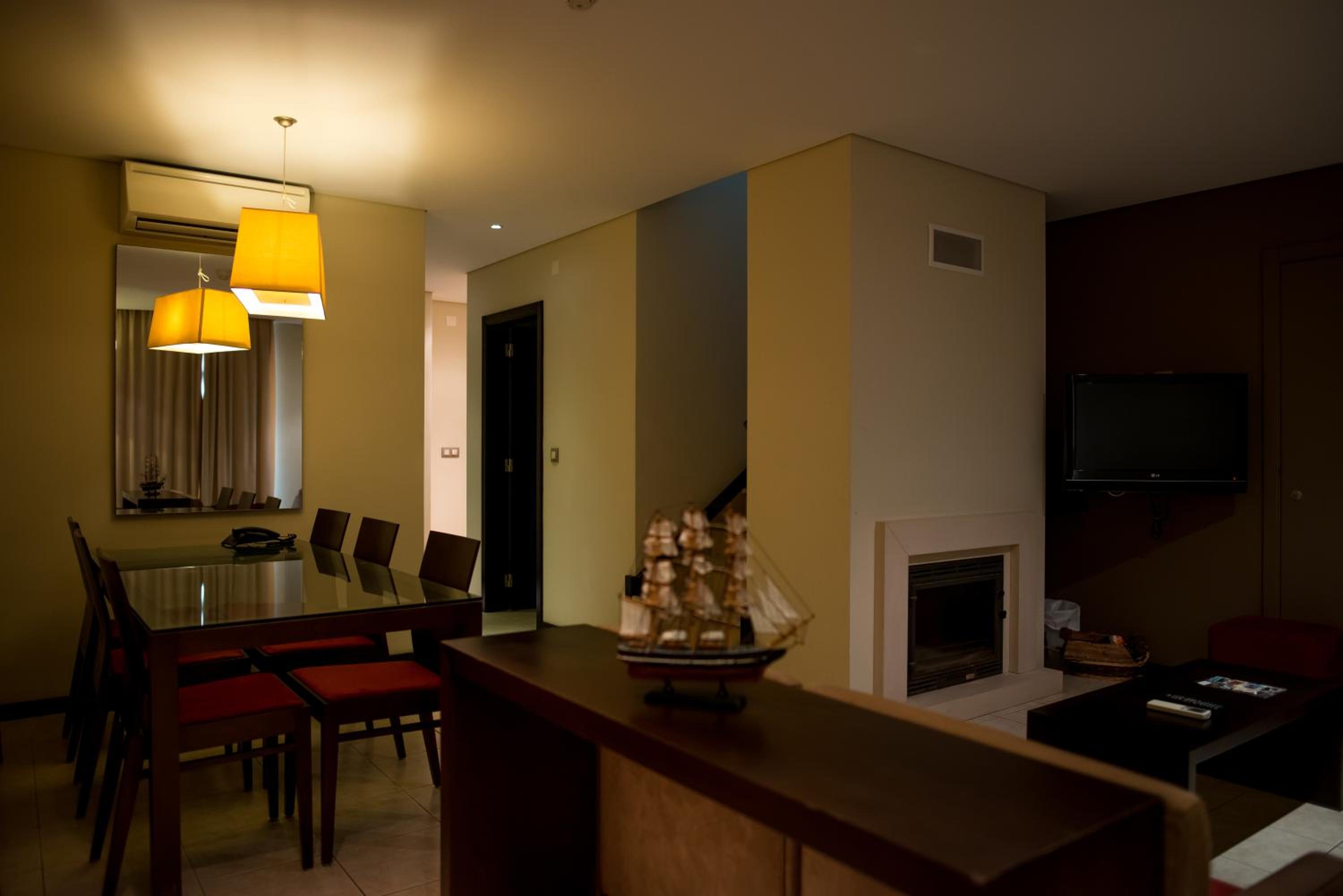 Two-Bedroom Apartment (4 People) - Photo 16