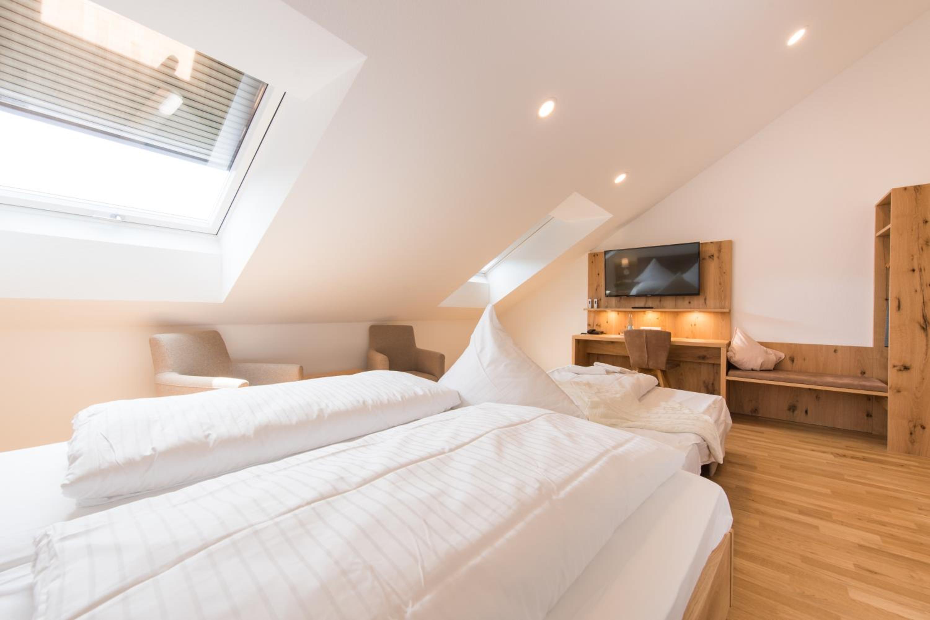 Deluxe Triple Room photo 2