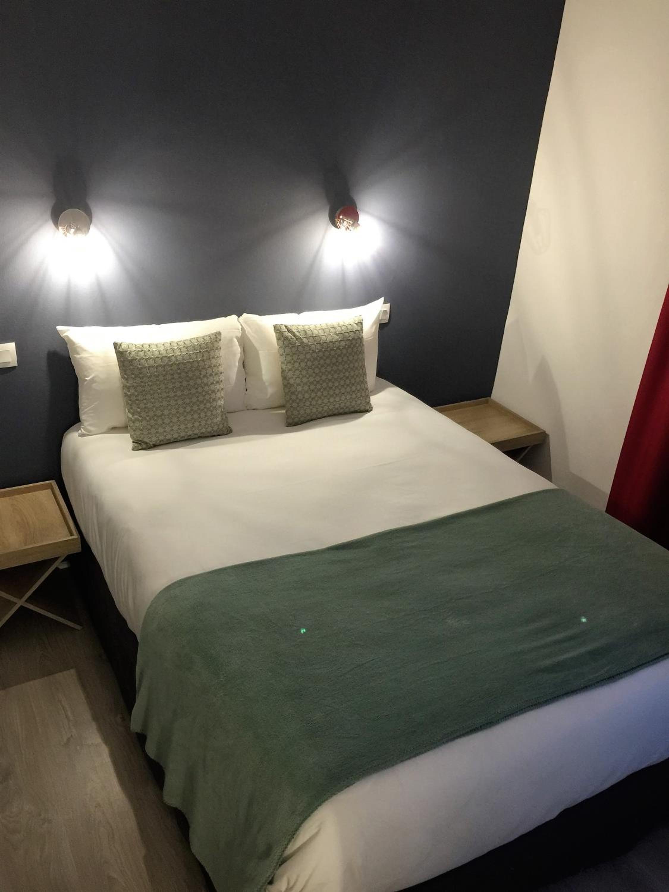 Small Double Room - Photo 13