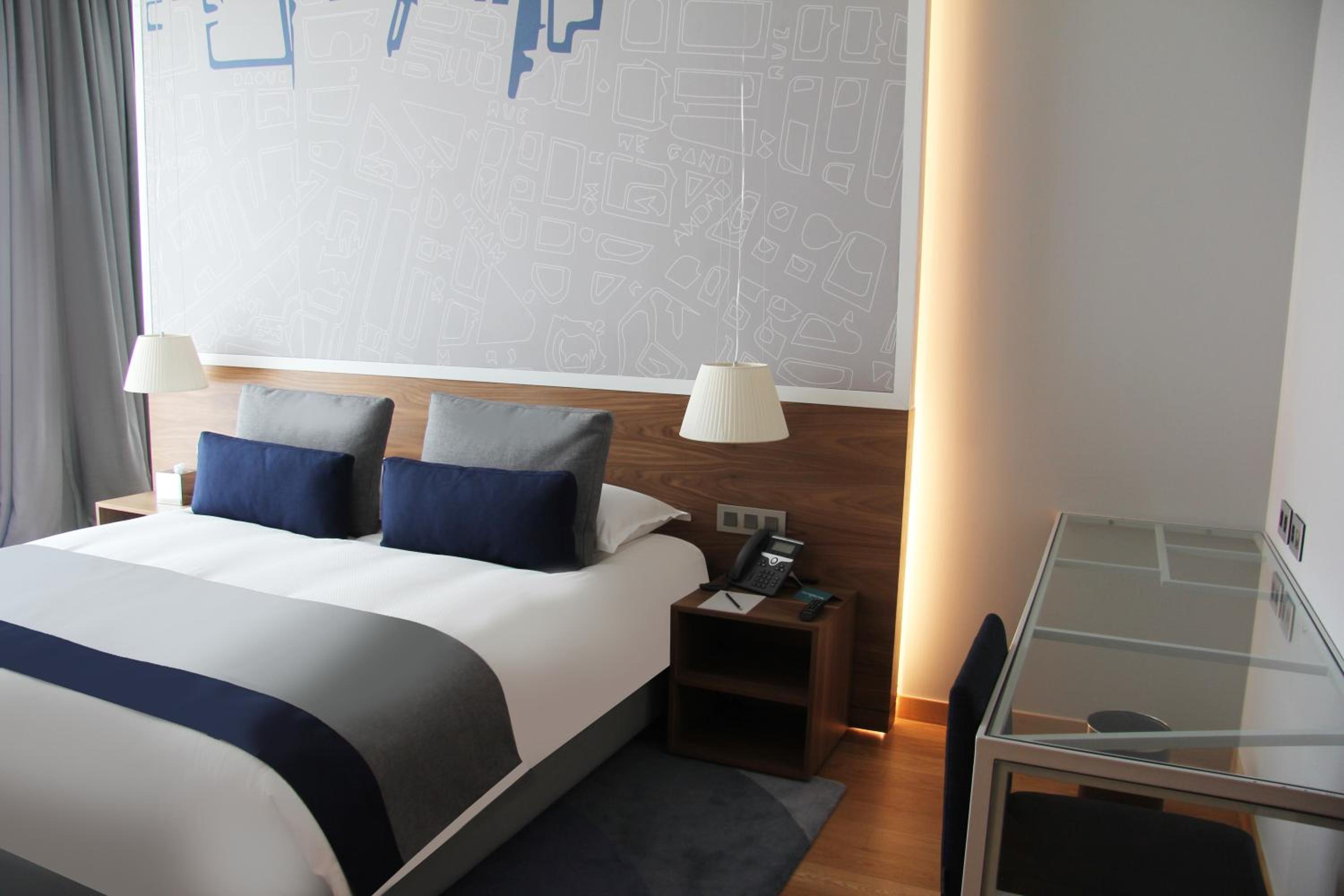 Luxury One-Bedroom Apartment photo 3