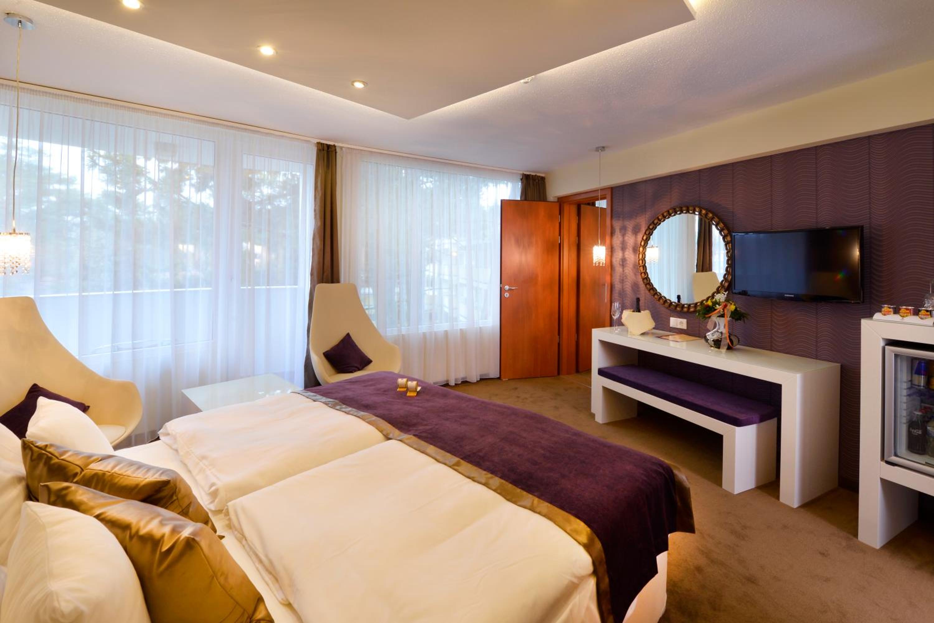 Two Connecting Double Rooms - Photo 4