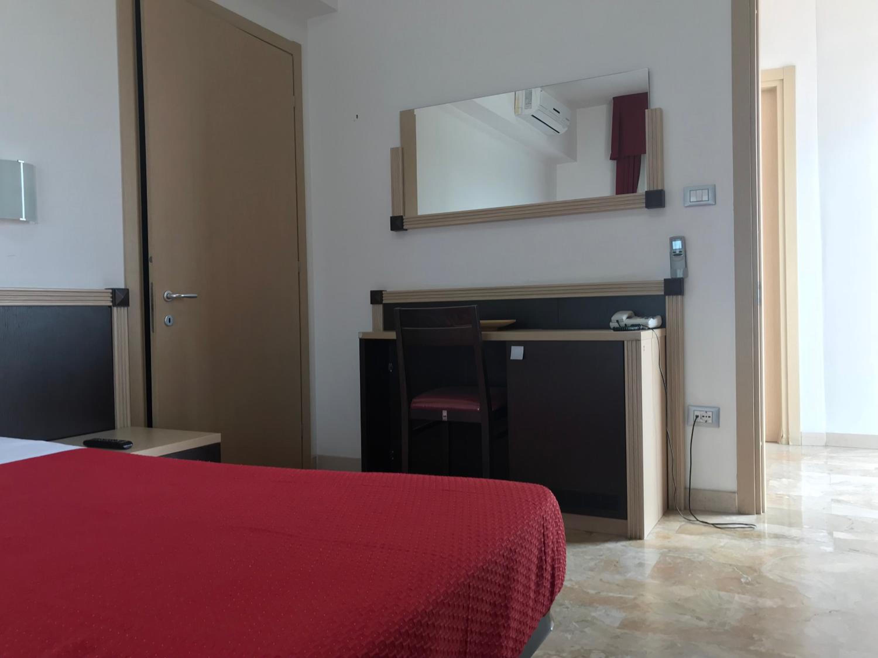 Deluxe Double or Twin Room with Balcony