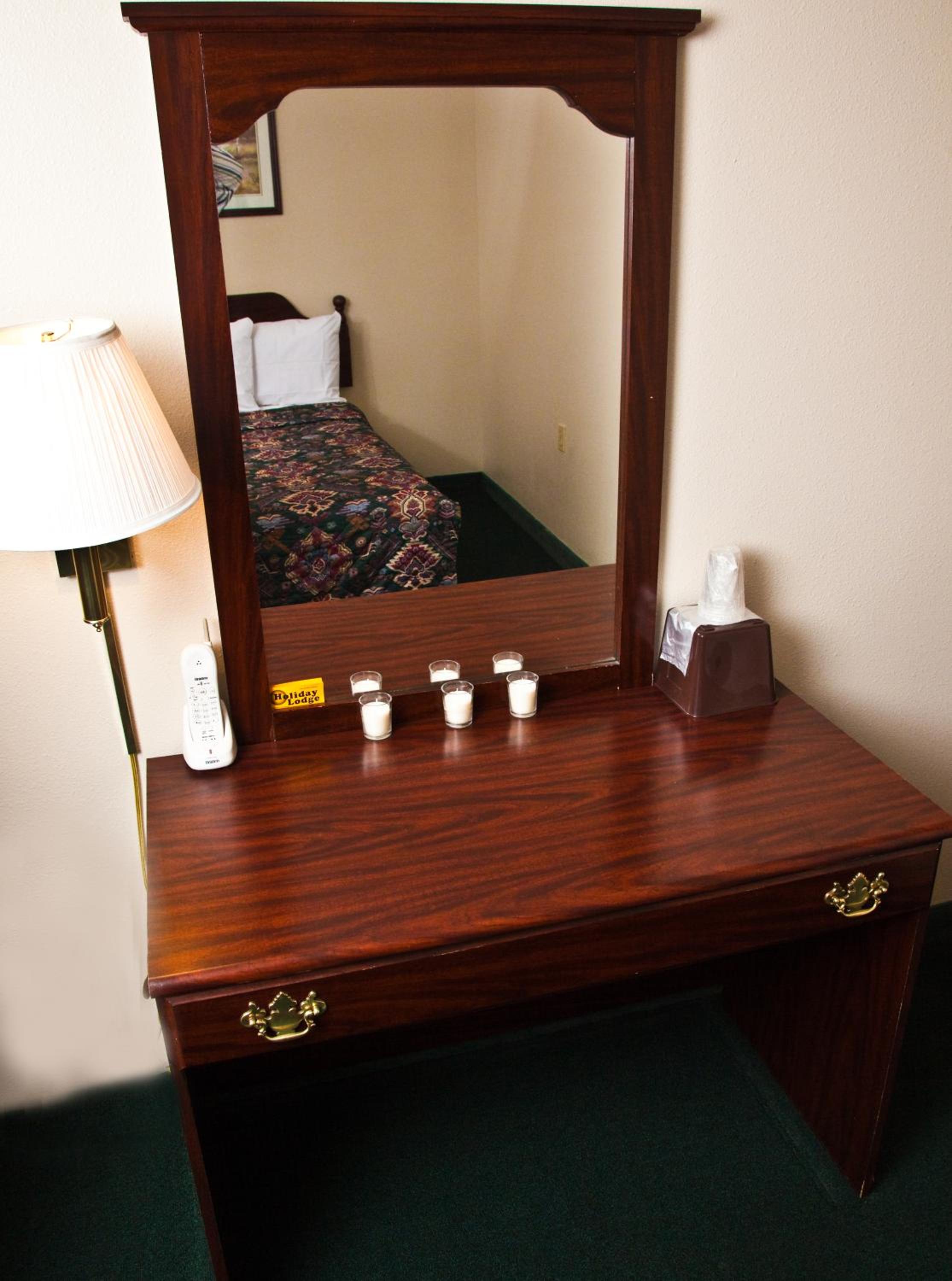 Double Room with Two Double Beds - Smoking photo 1