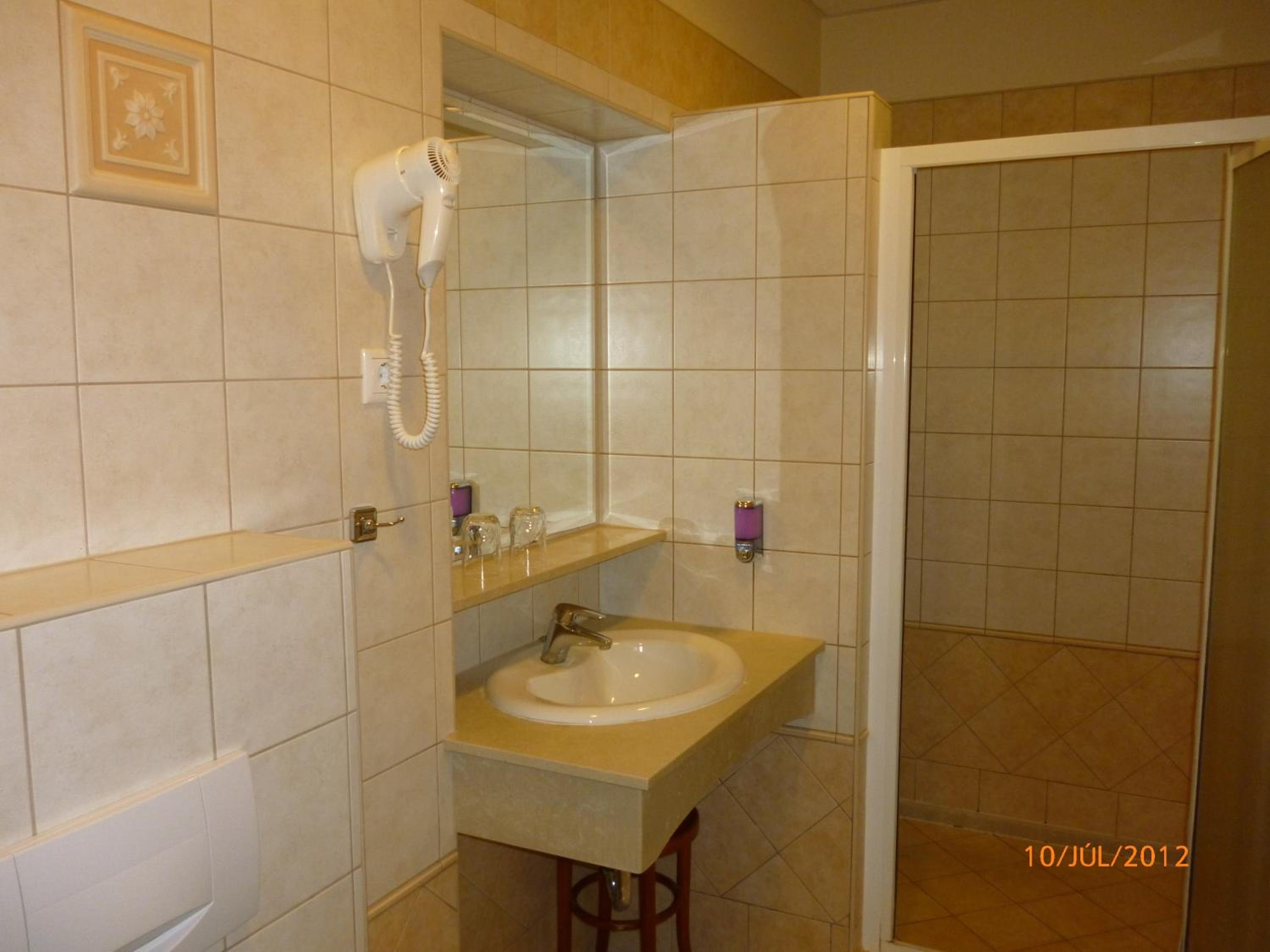 Double or Twin Room photo 3