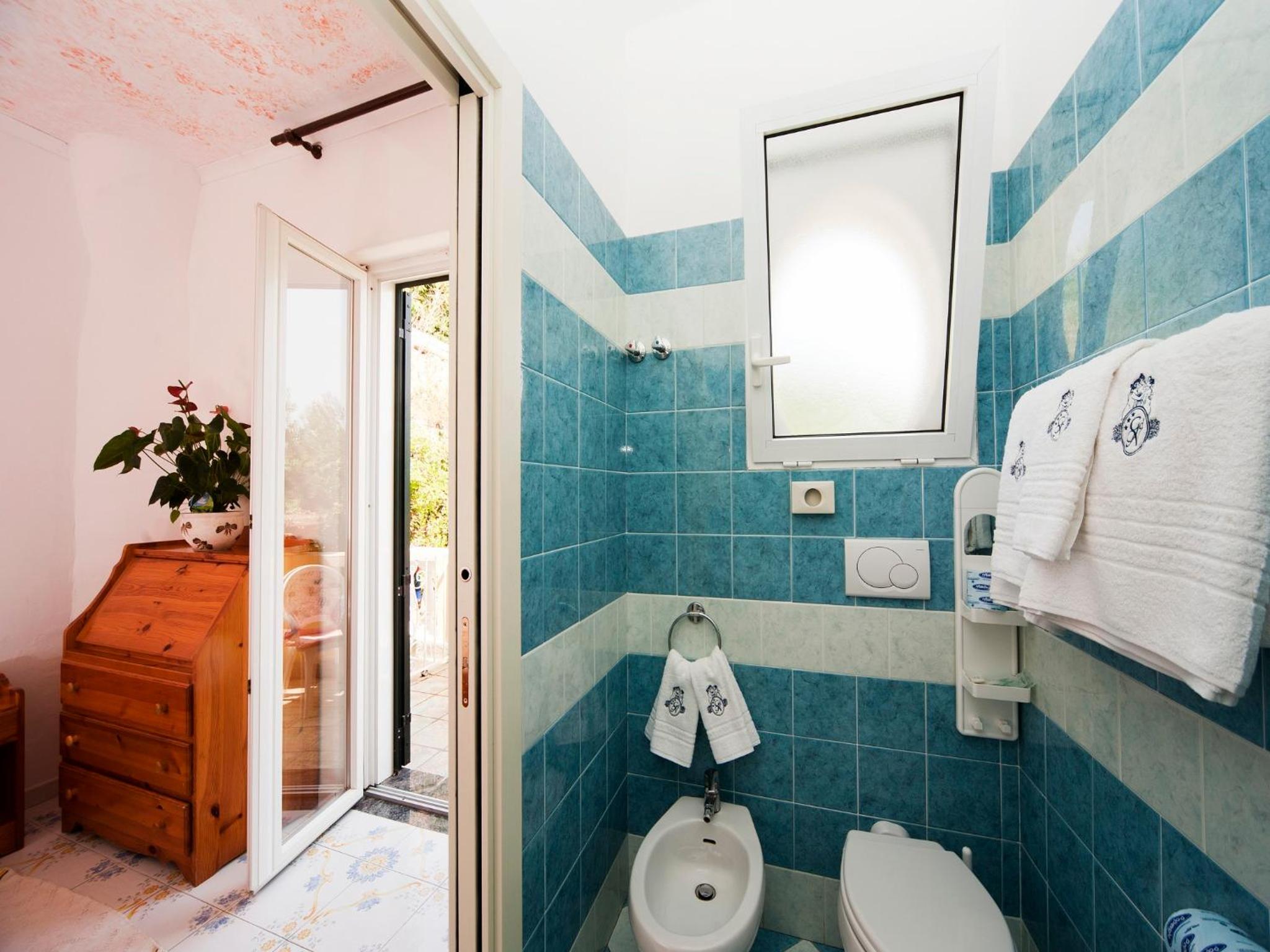Standard Double Room with Partial Sea View - Photo 4