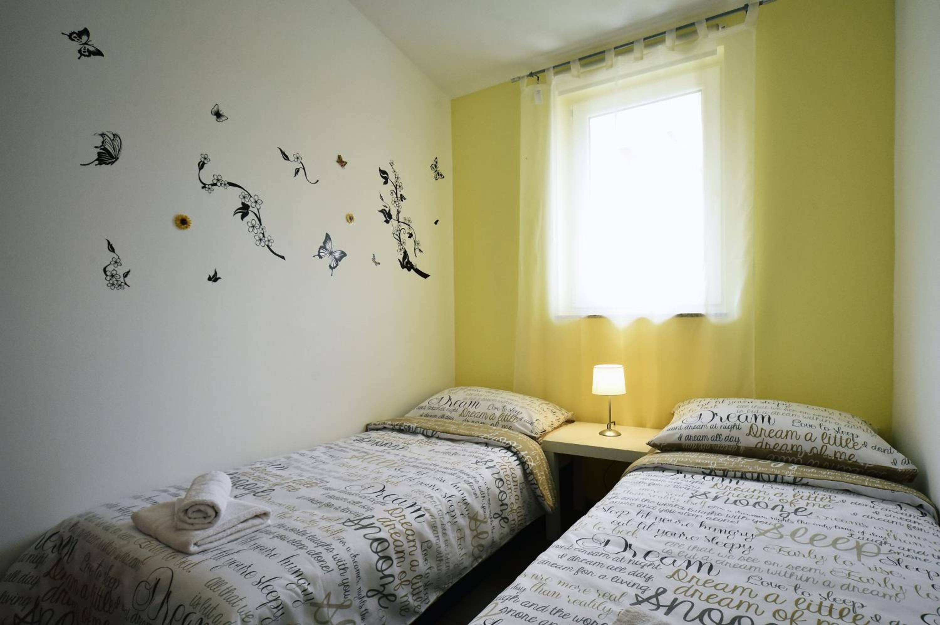 Apartment with Sea View - Photo 7