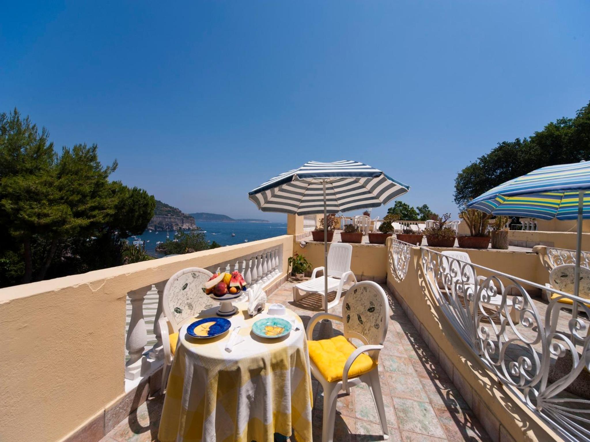 Superior Double Room with Sea View - Photo 16