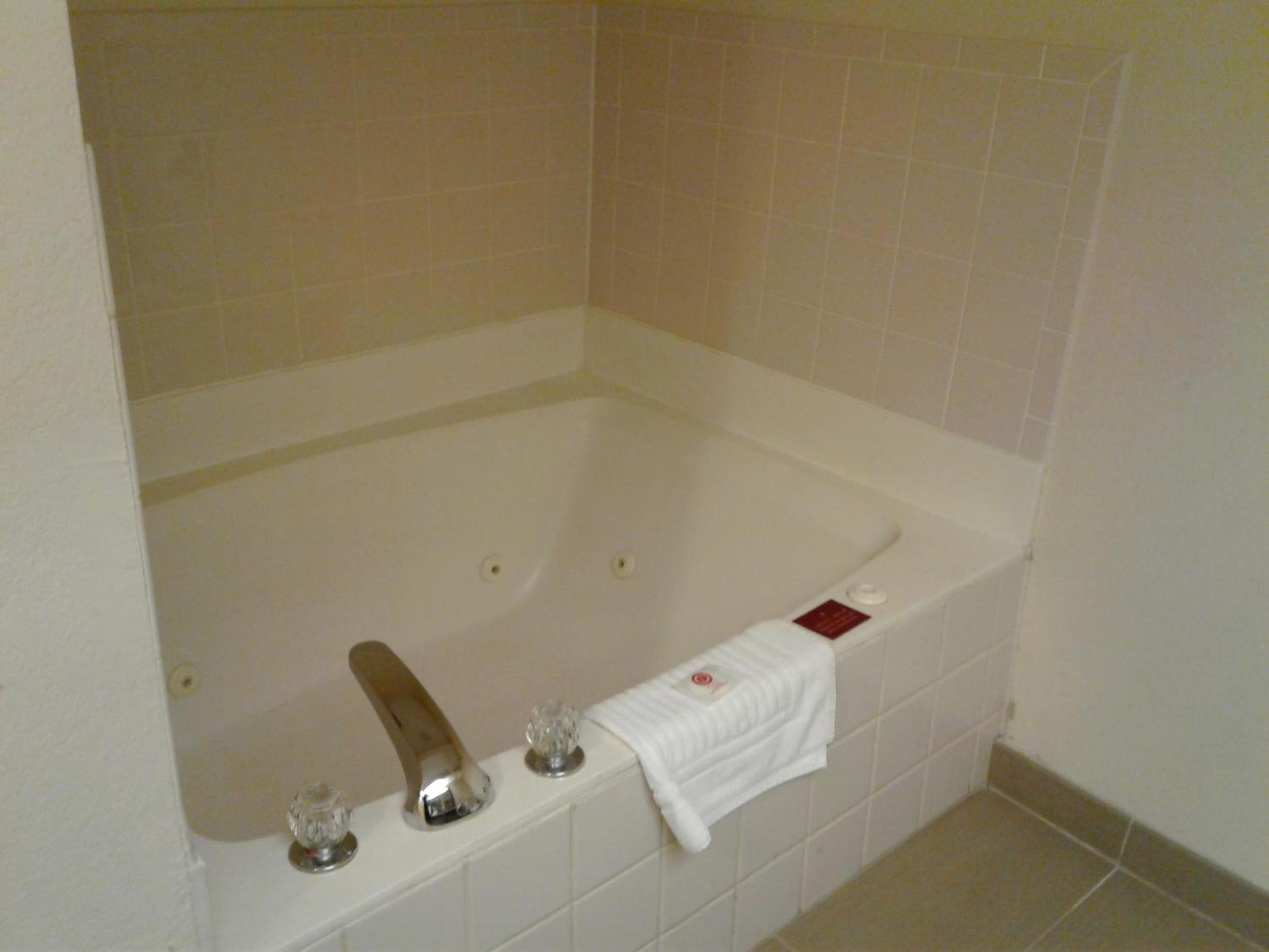 Large King Room - Photo 3