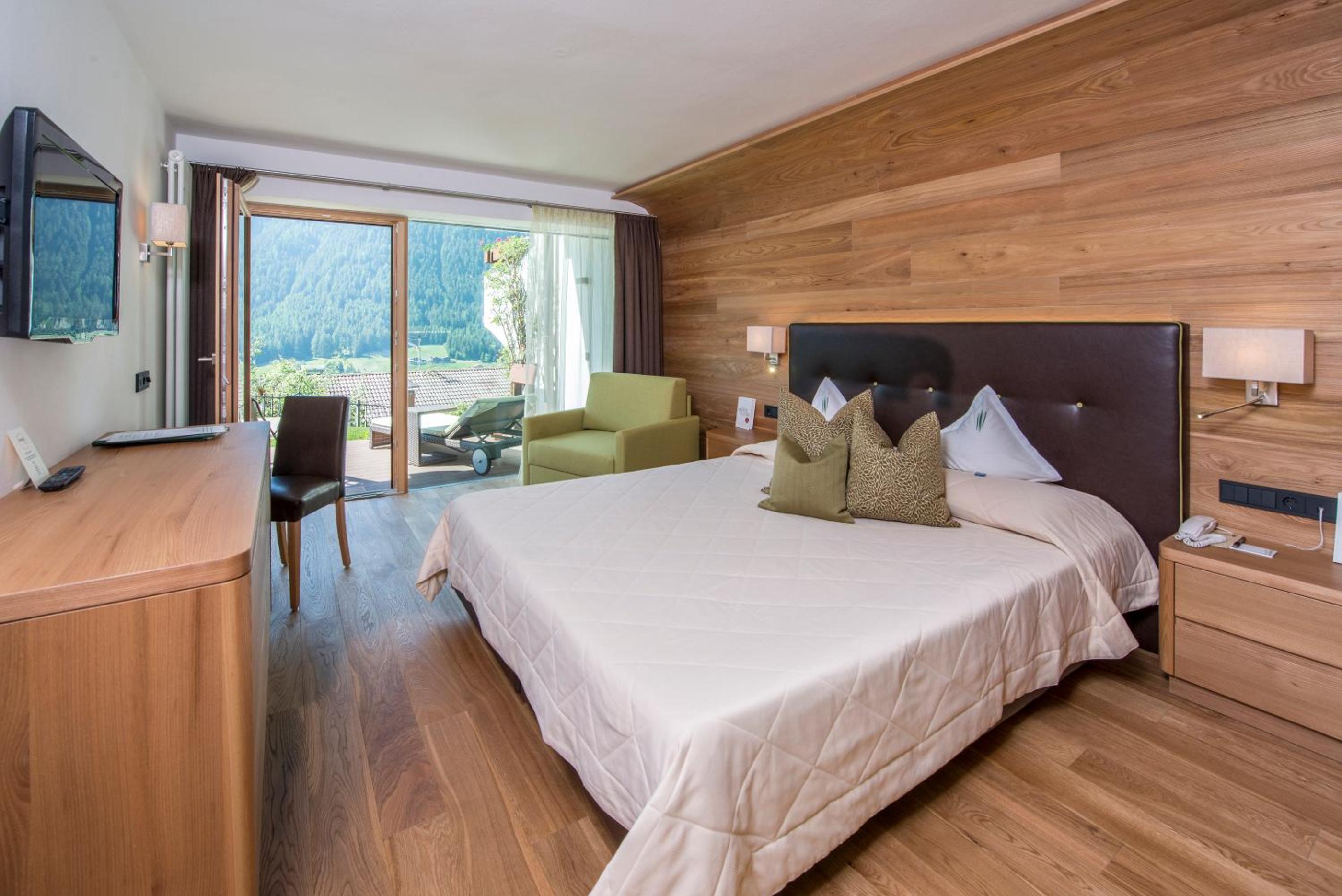 Superior Panorama Double or Twin Room with Balcony  - Photo 10
