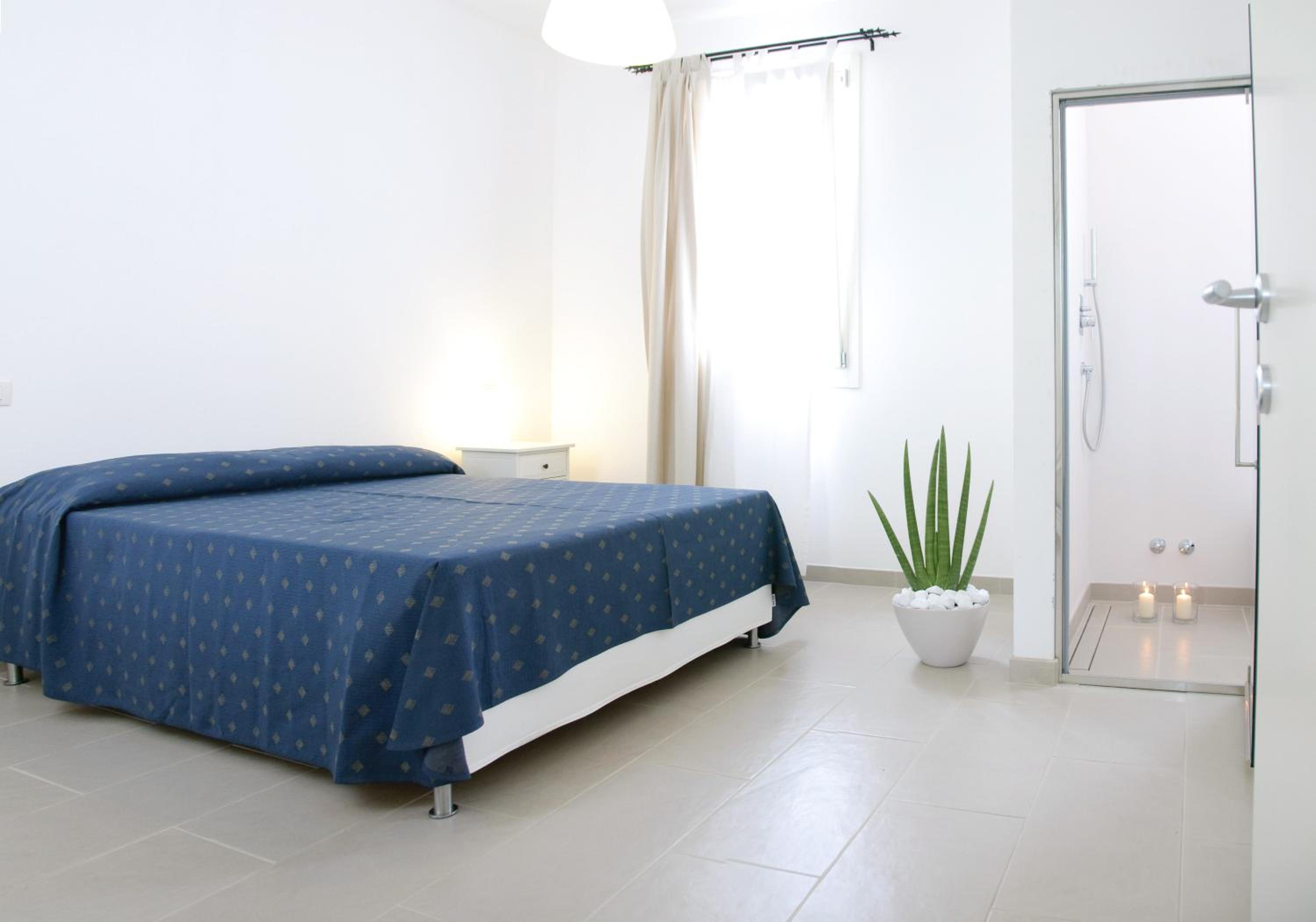 Apartment with Balcony photo 2