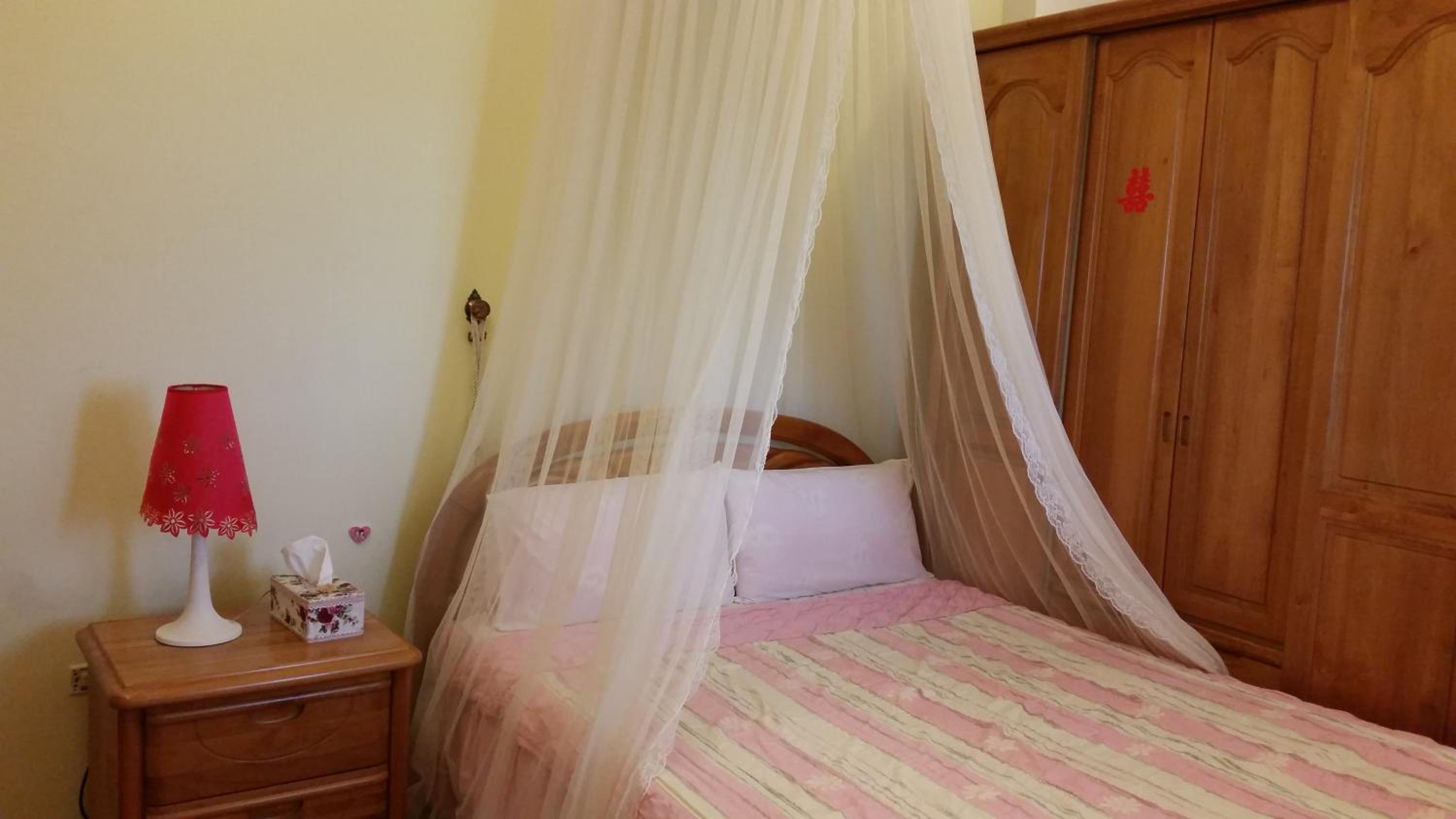 Double Room with Shared Bathroom photo 3