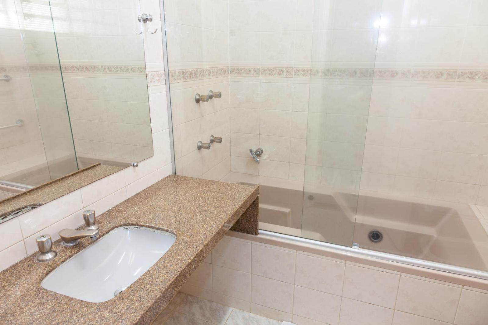 Deluxe Double or Twin Room photo 2