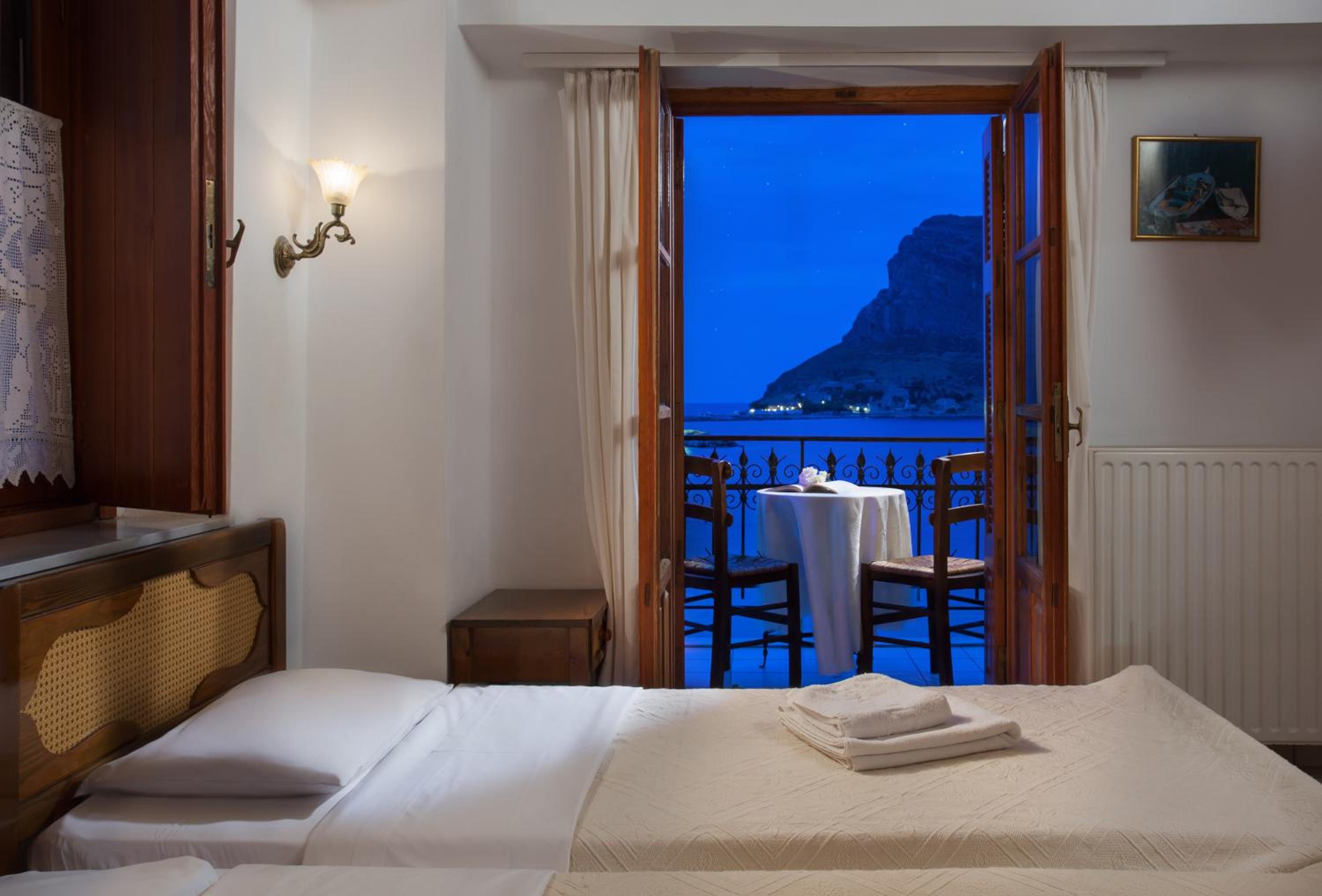 Superior Double or Twin Room with Sea View - Photo 2