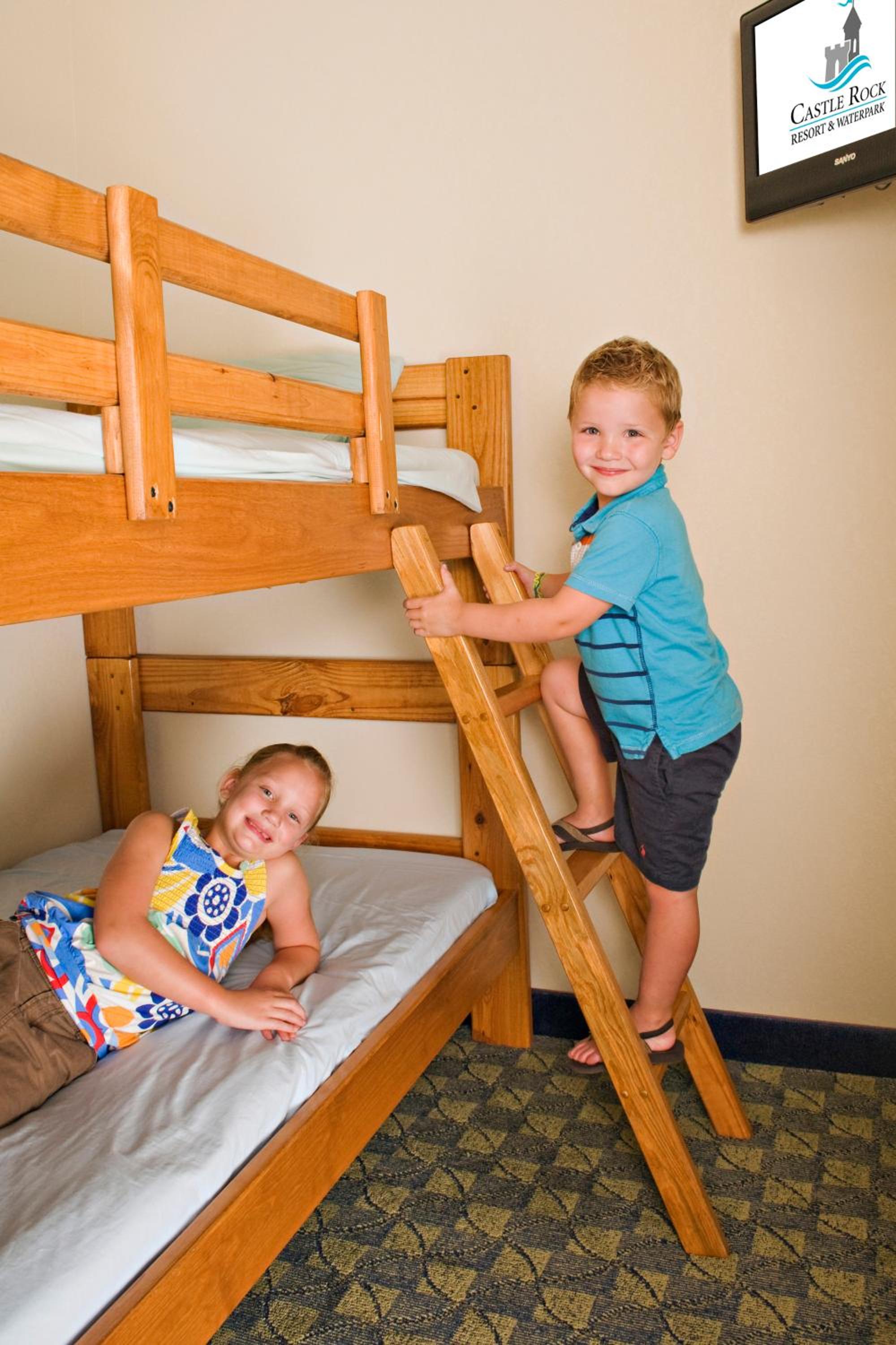 King Room with Bunk Beds - No Waterpark Access  - Photo 4