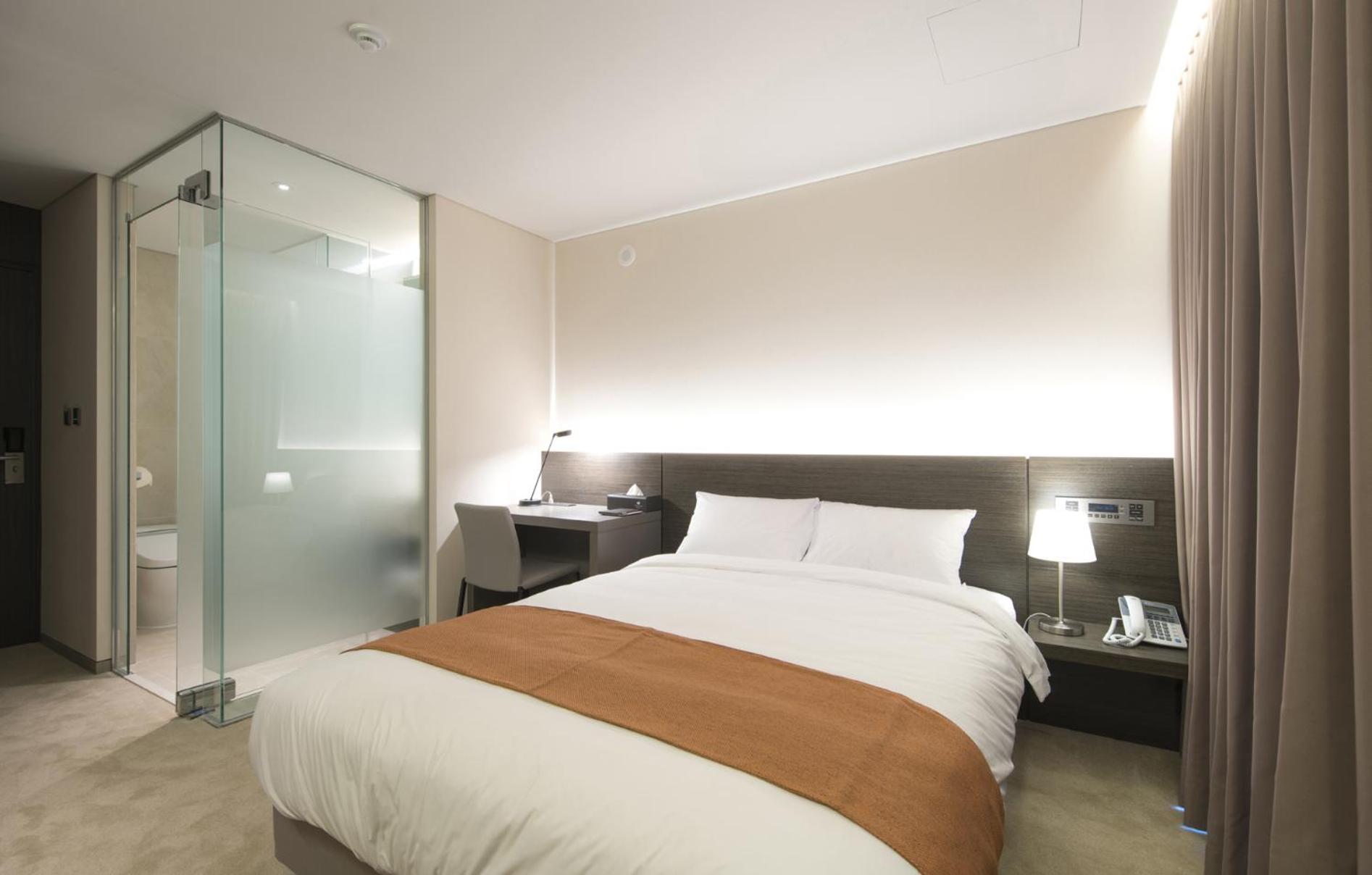 Standard Double Room - Photo 4