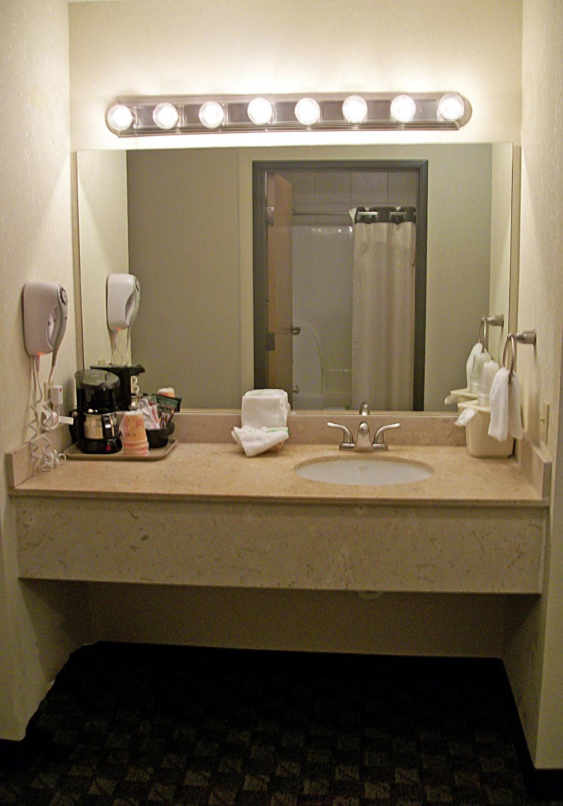 King Room with Bunk Beds - No Waterpark Access  - Photo 5