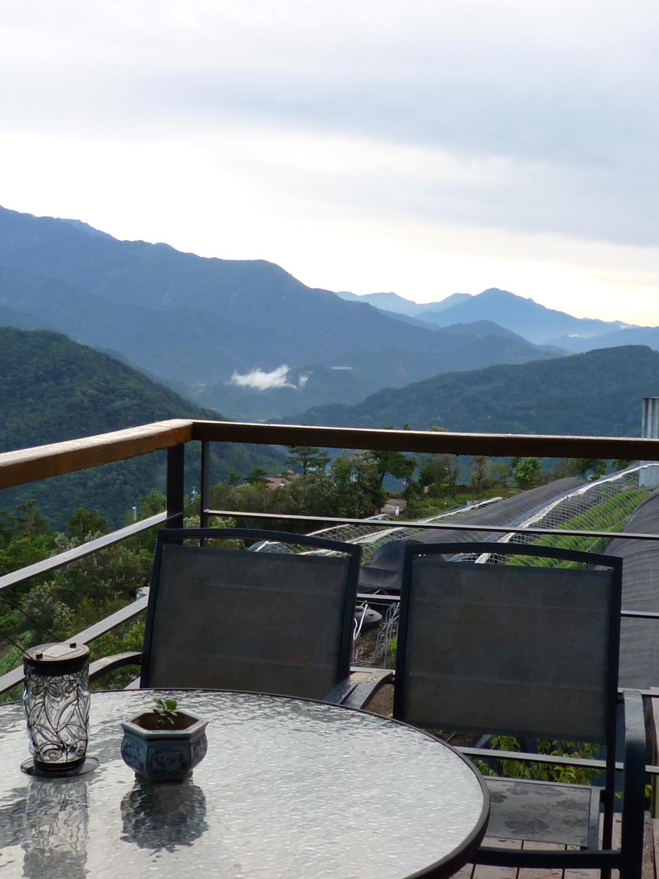 Quadruple Room with Mountain View photo 3