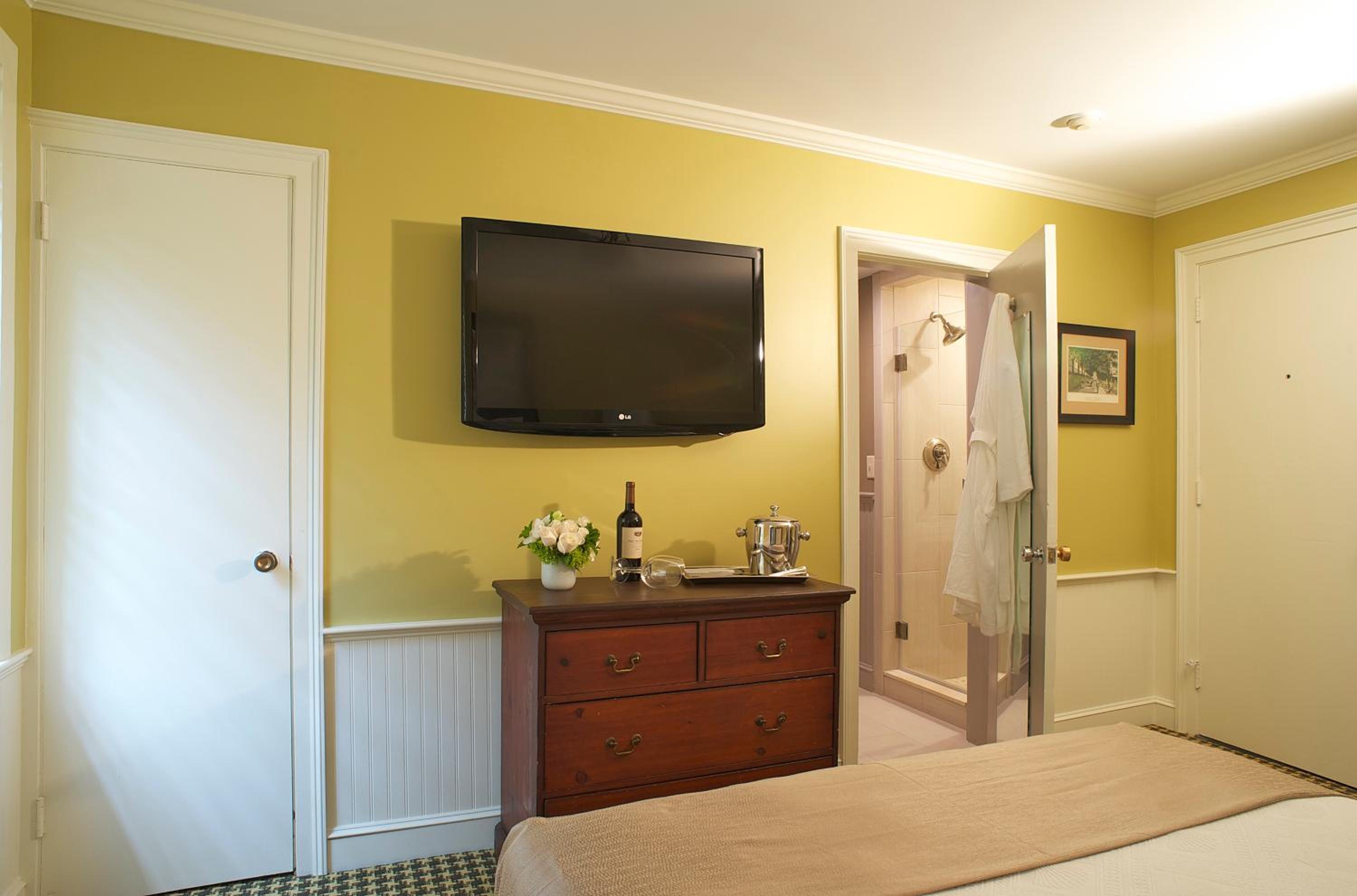Prescott Queen Room - Photo 3