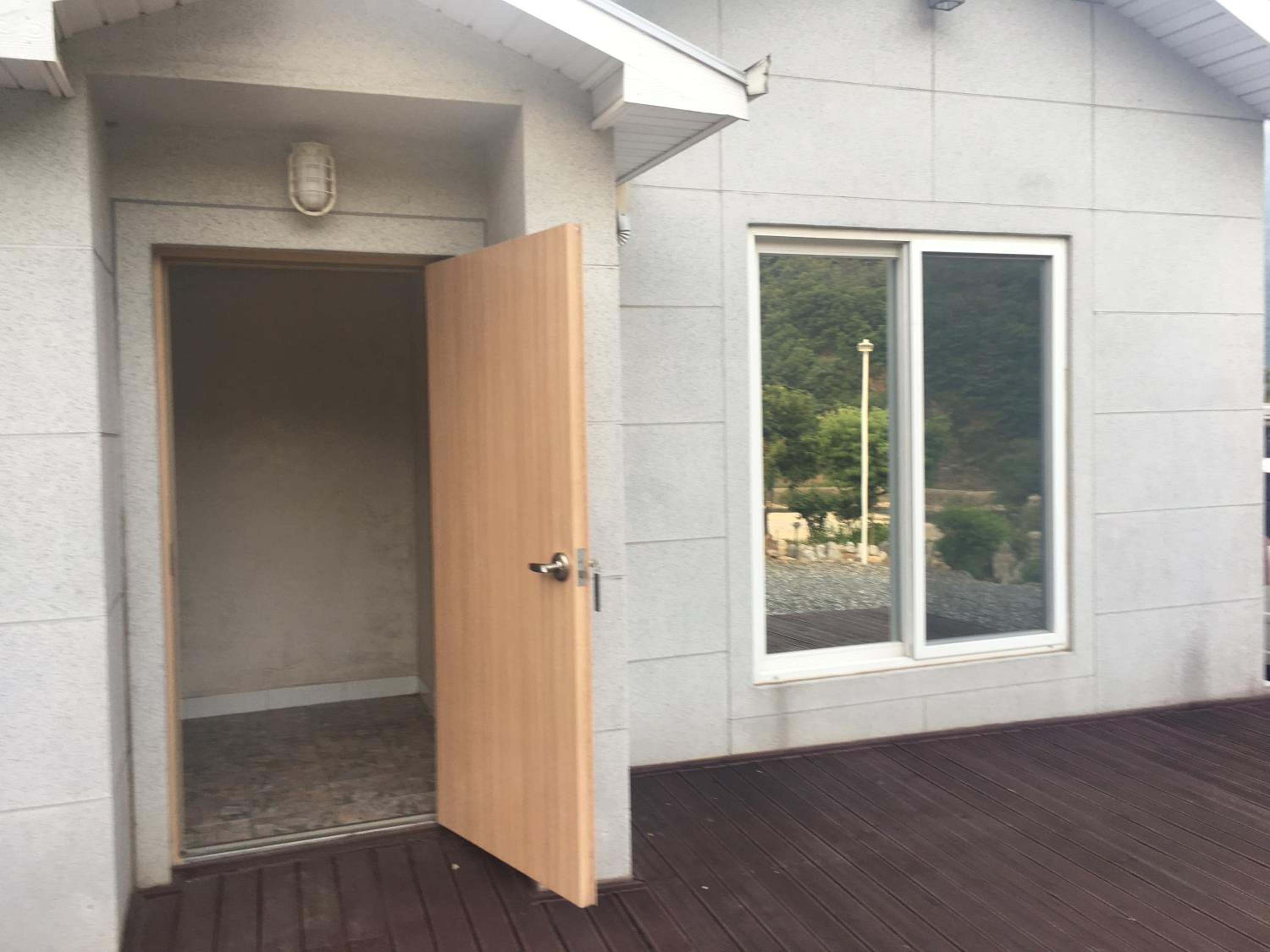 One-Bedroom House photo 2