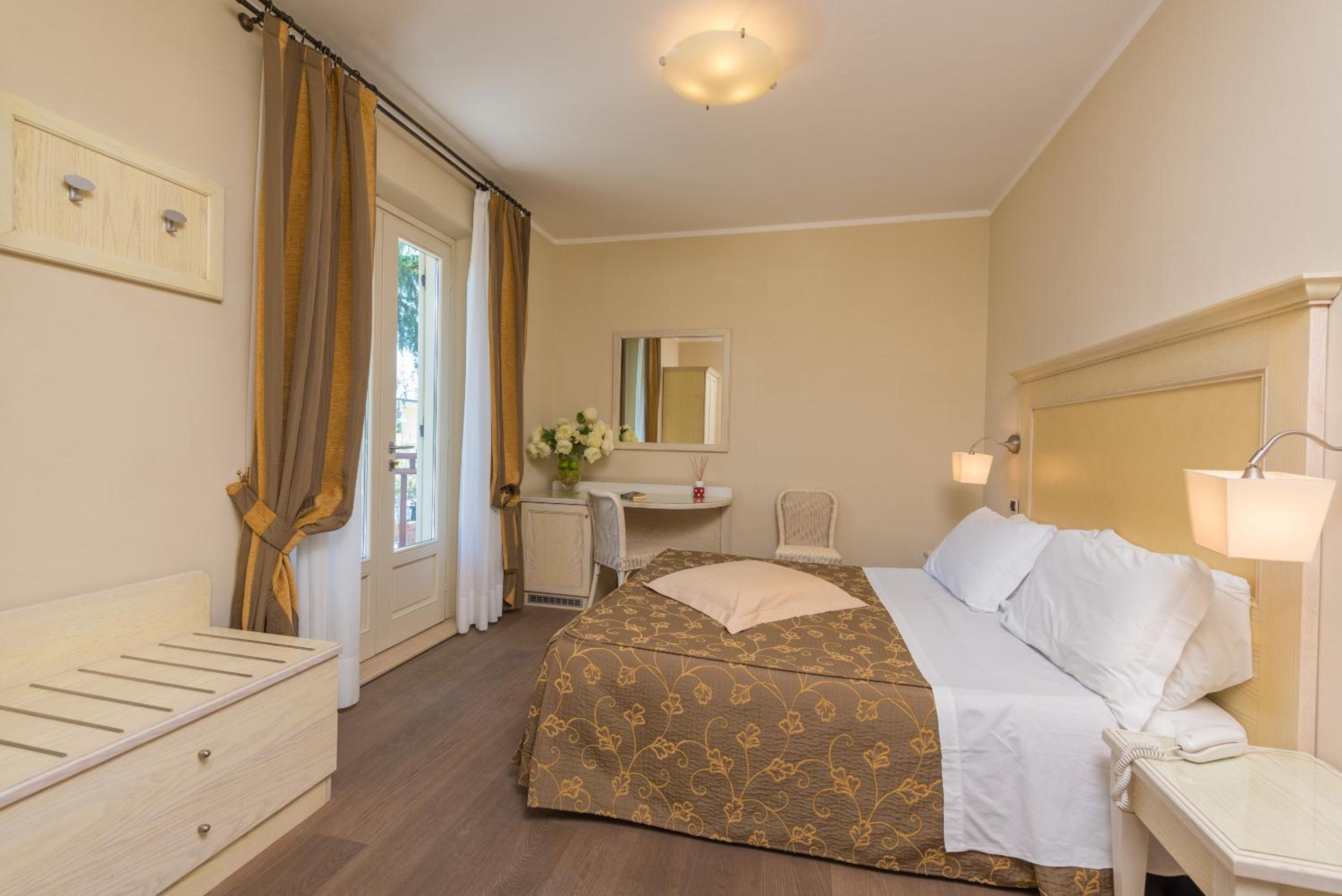 Superior Double Room - Photo 11