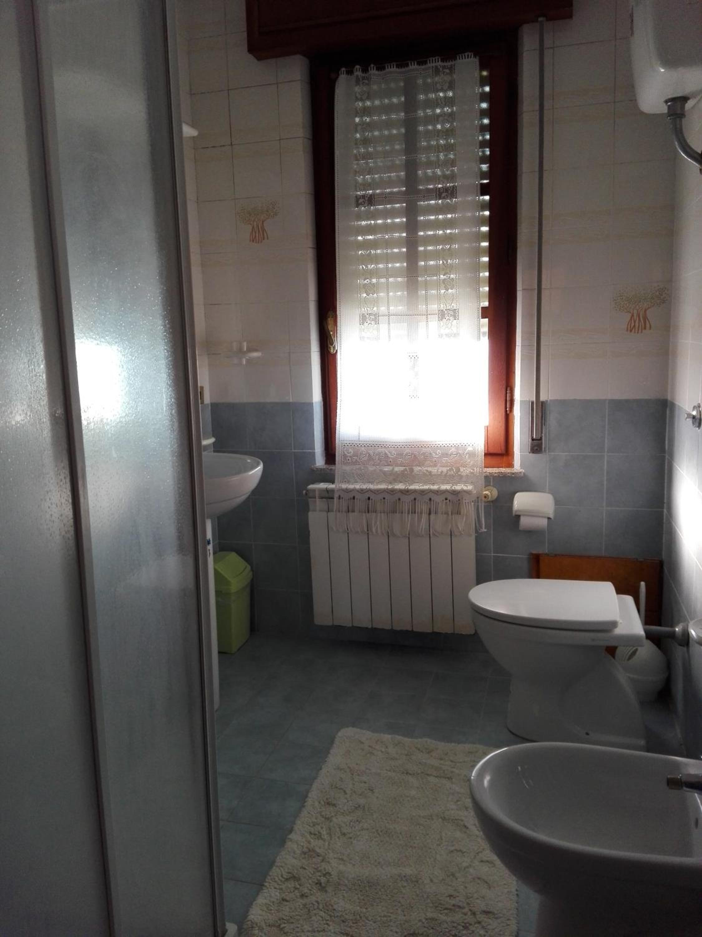 Twin Room with Private Bathroom - Photo 2