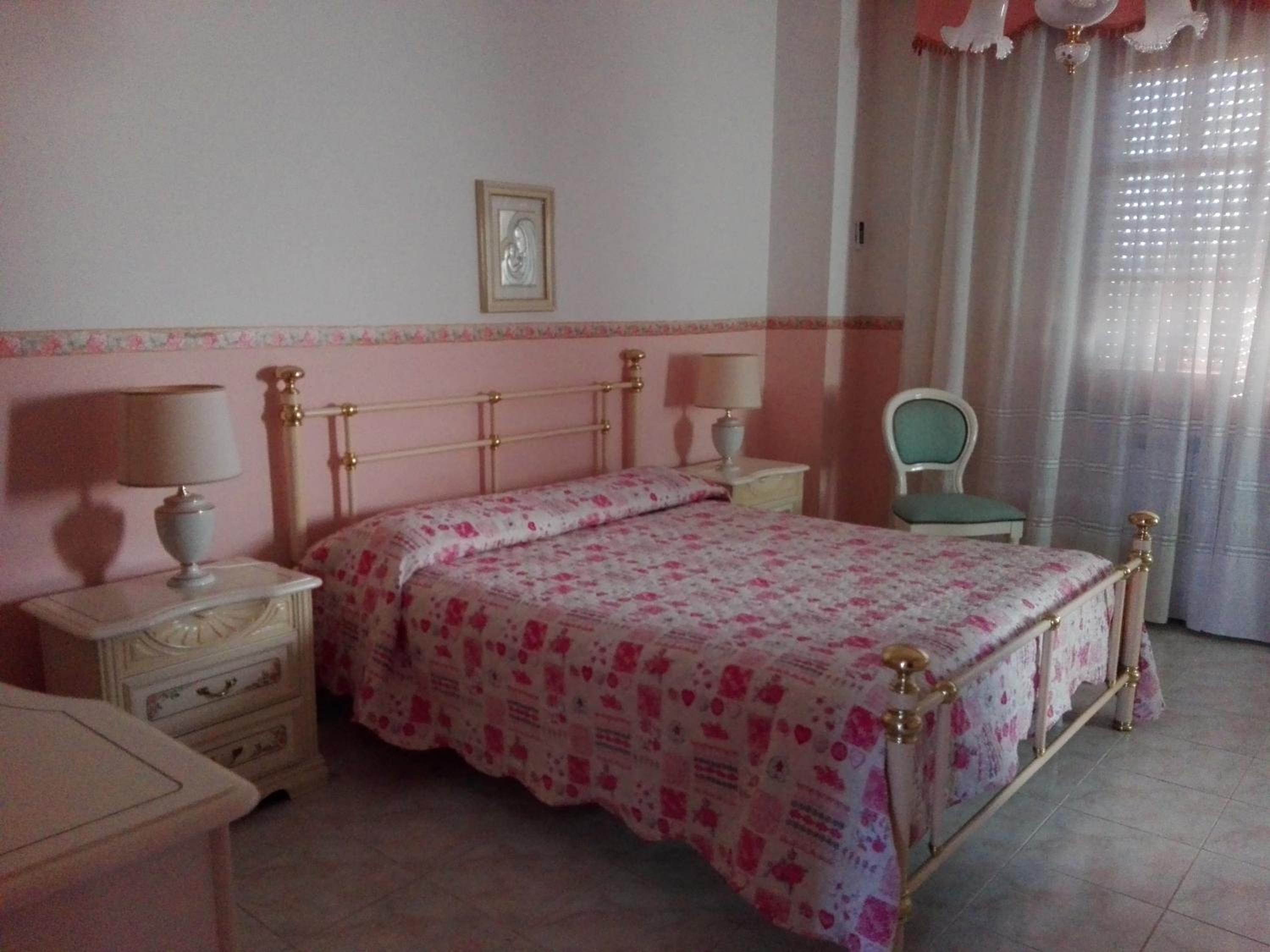 Double Room with Private Bathroom - Photo 1